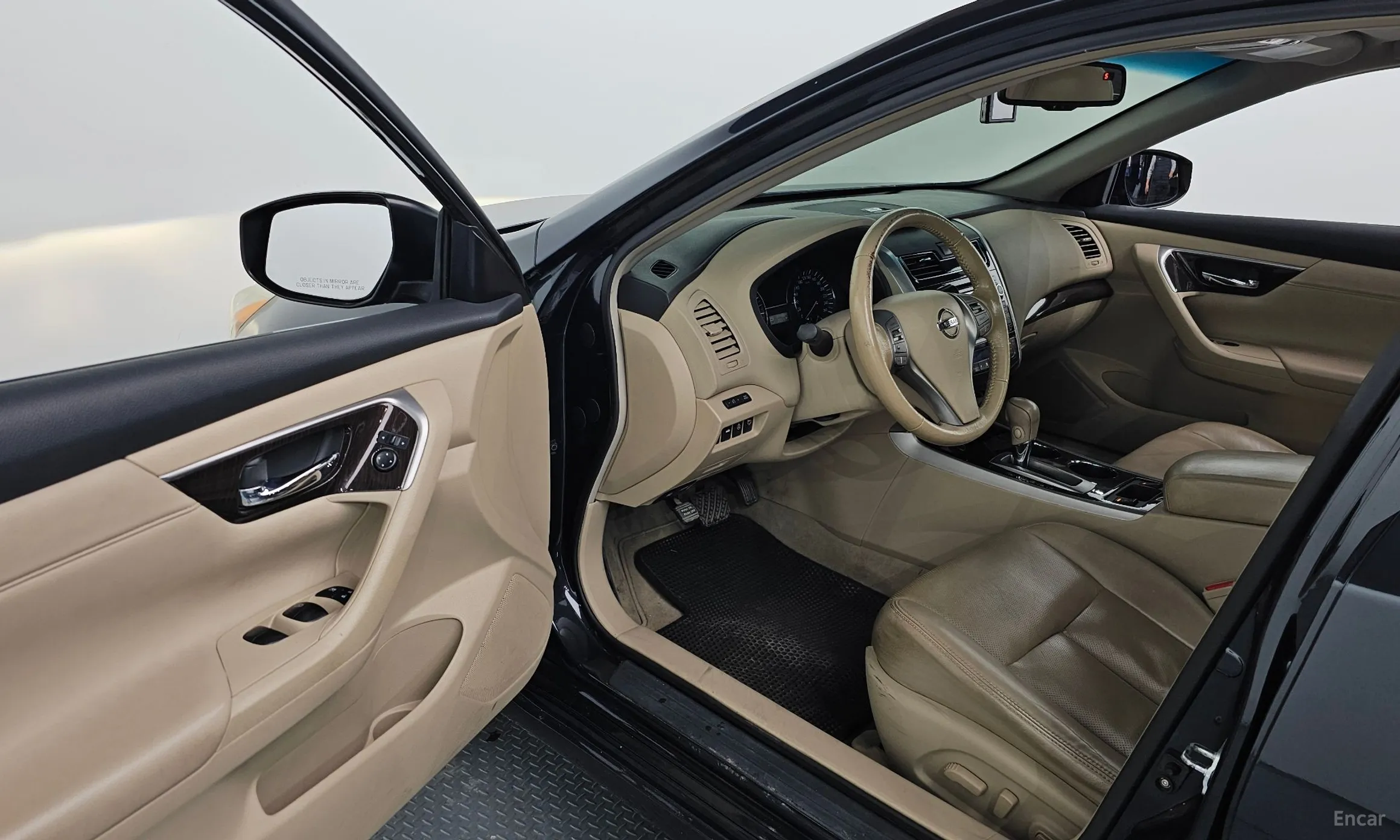 Nissan Altima превью 11