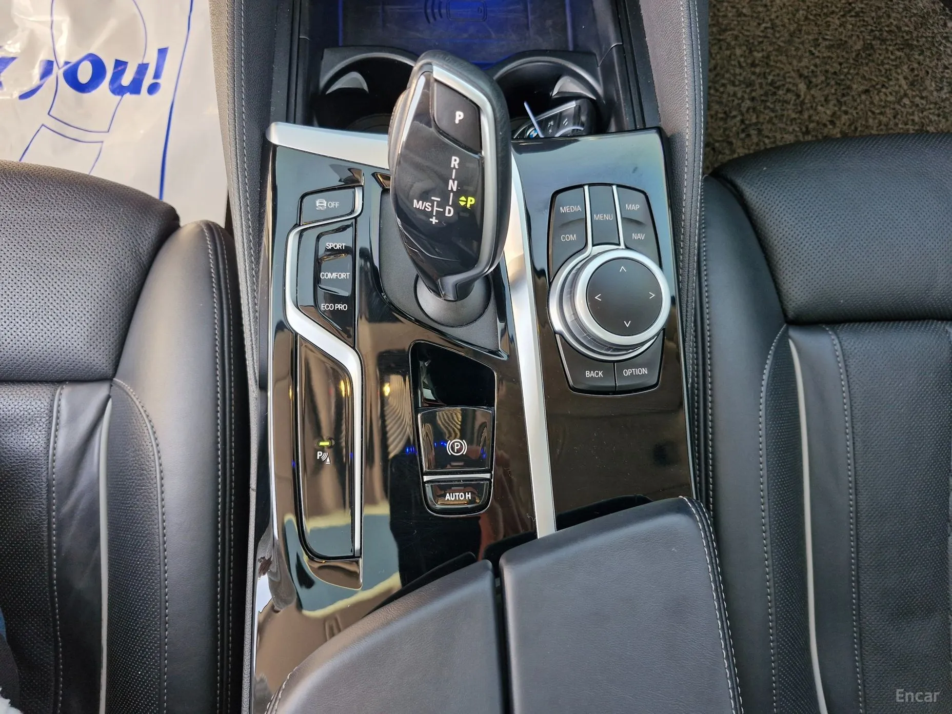 BMW 5 Series (G30) превью 13