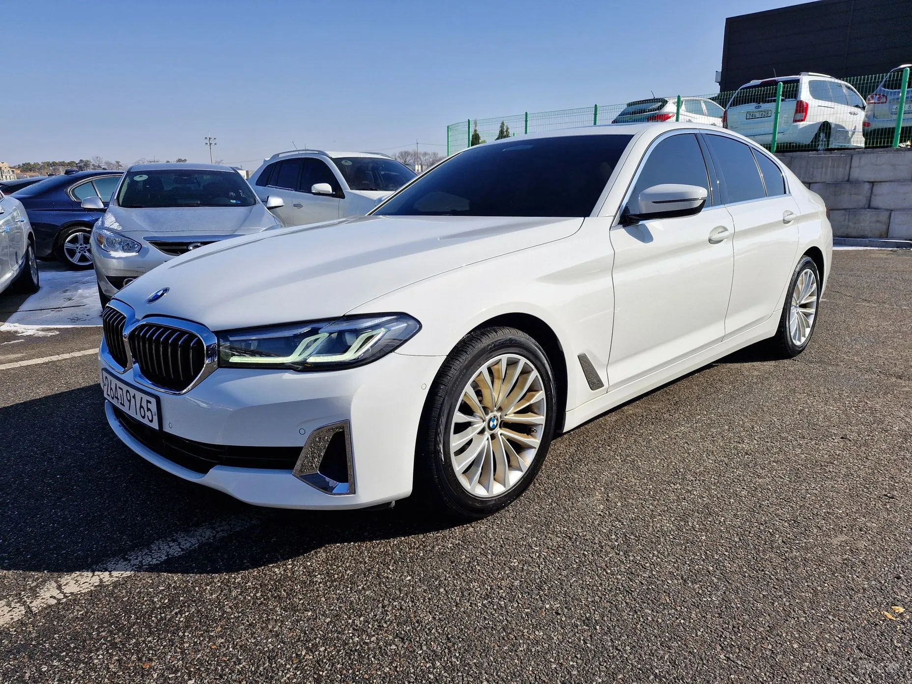 BMW 5 Series (G30) превью 2