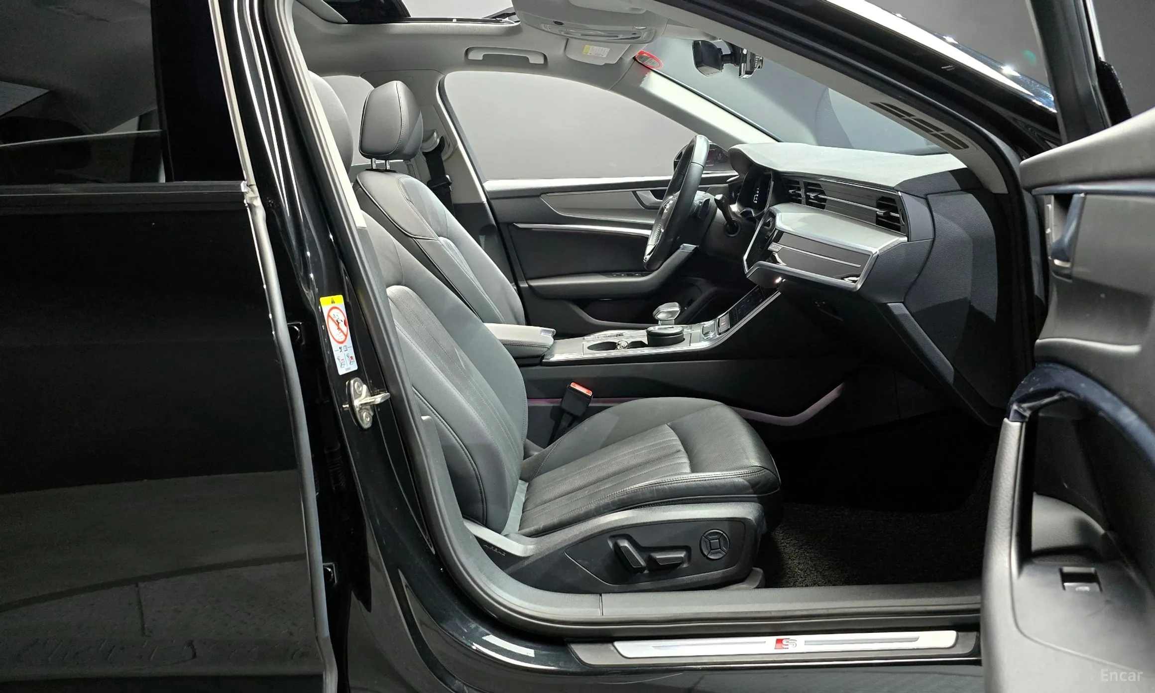 Audi A6 (C8) превью 10
