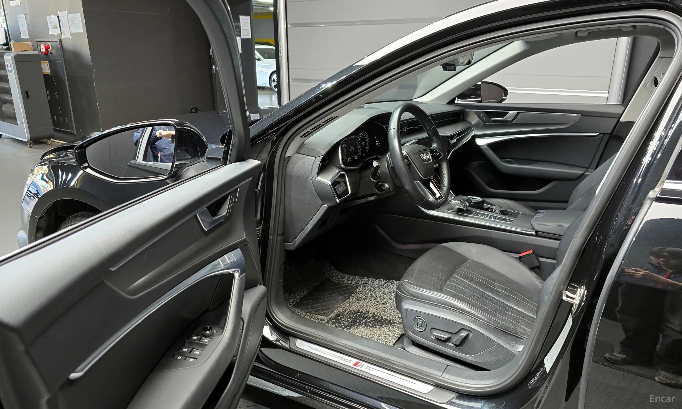 Audi A6 (C8) превью 11