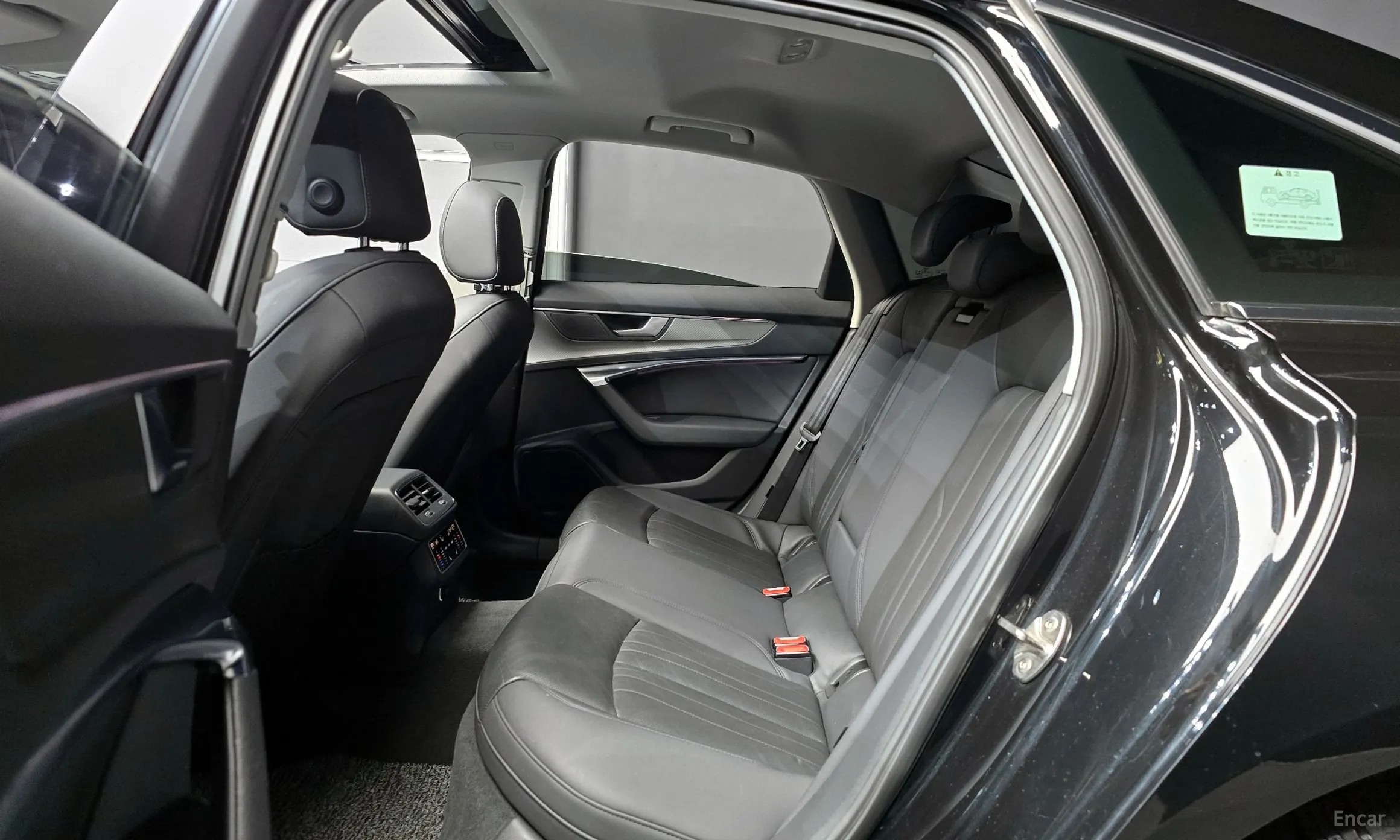Audi A6 (C8) превью 13