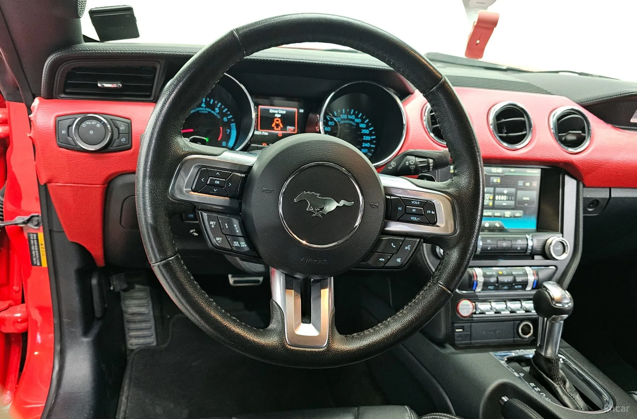 Ford Mustang превью 13