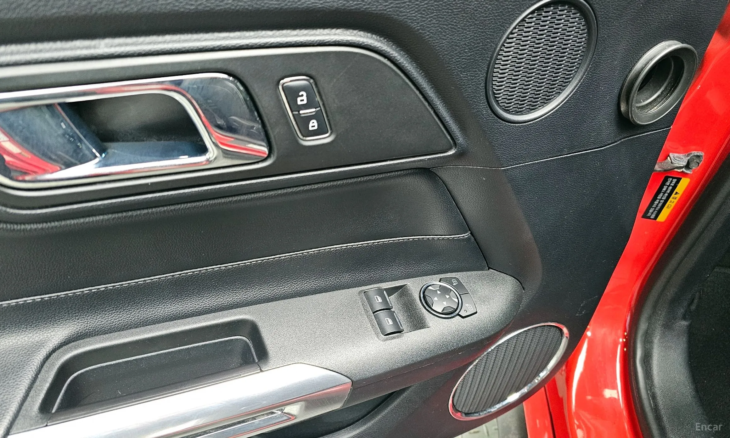 Ford Mustang превью 19