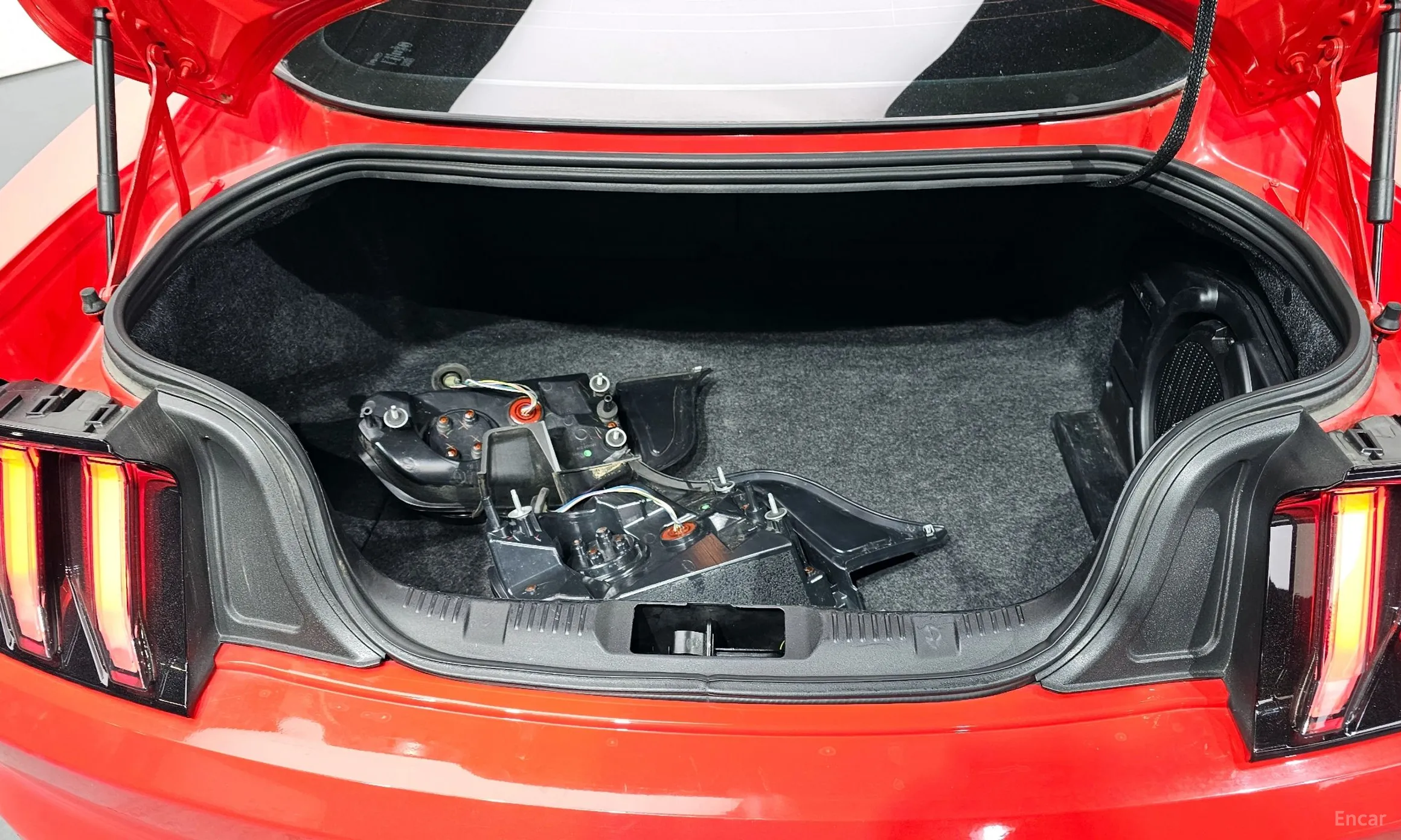 Ford Mustang превью 20