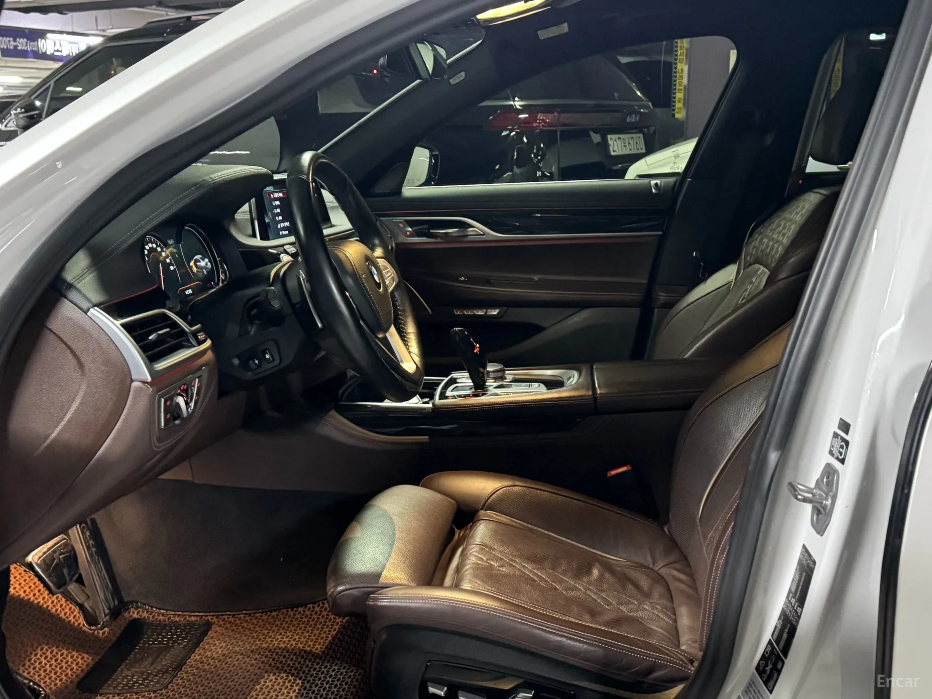 BMW 7 Series (G11) превью 10