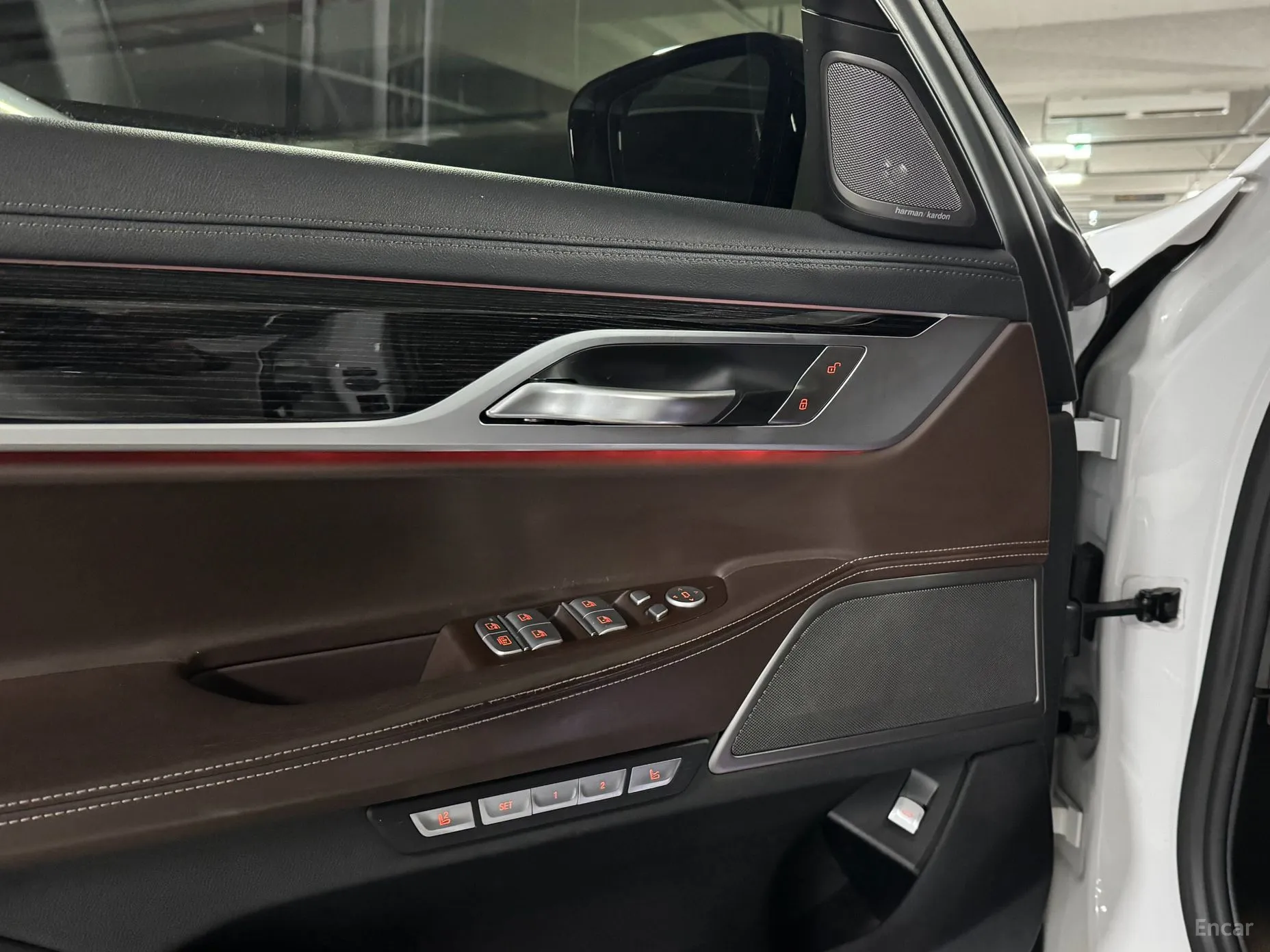 BMW 7 Series (G11) превью 13