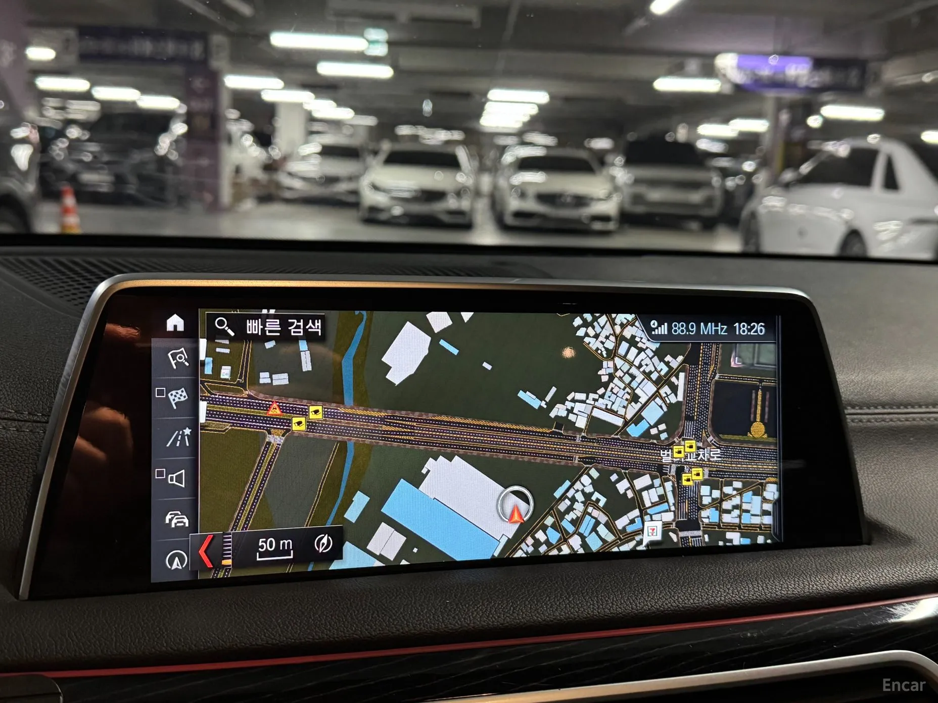BMW 7 Series (G11) превью 15