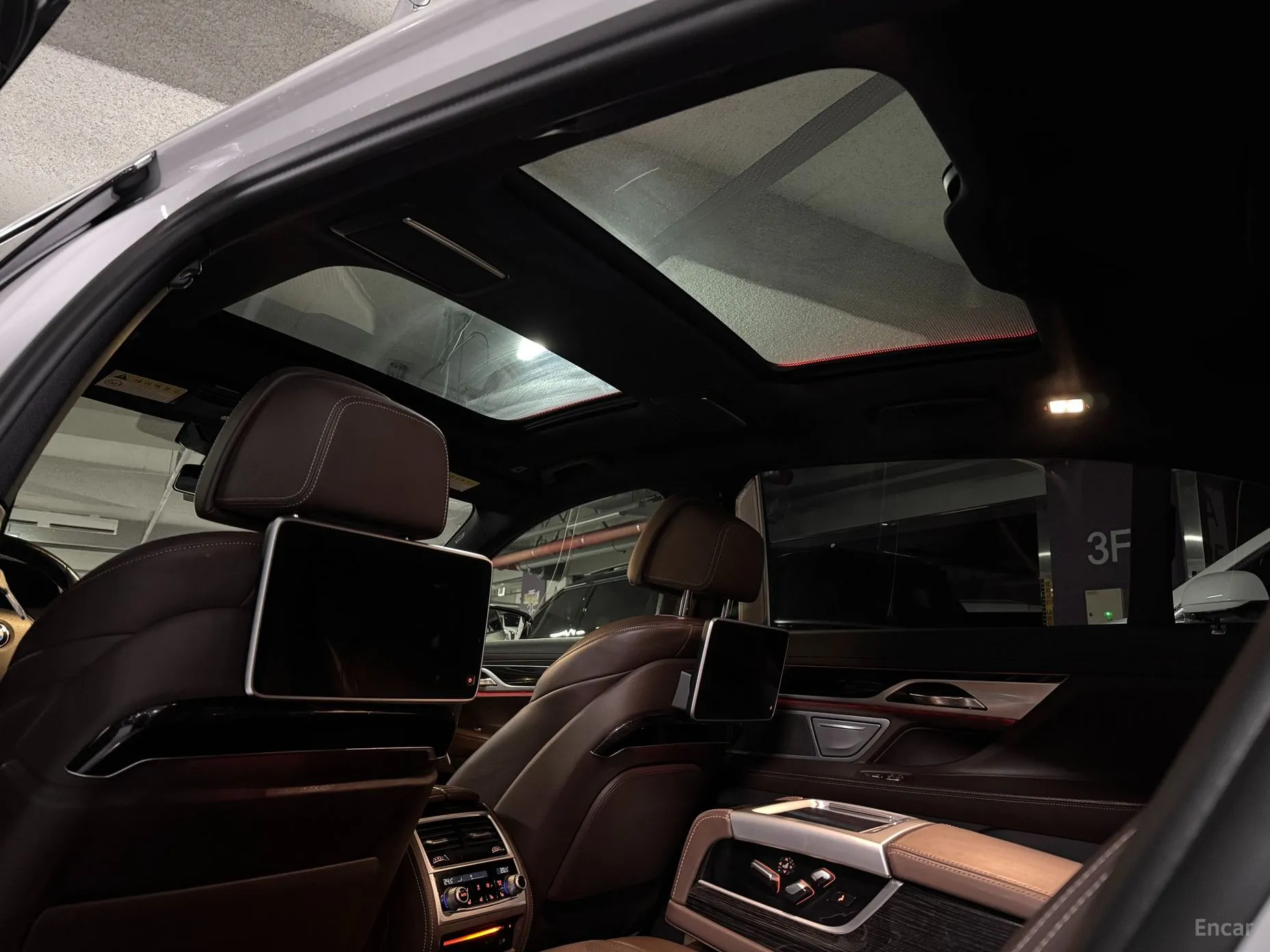 BMW 7 Series (G11) превью 20
