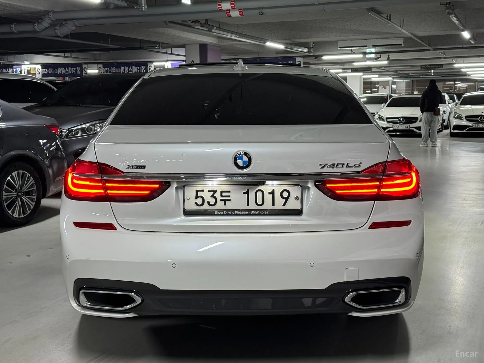 BMW 7 Series (G11) превью 4
