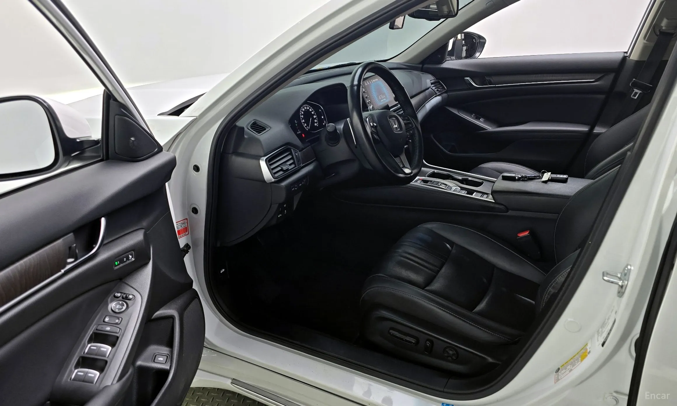 Honda Accord 10th Generation превью 10