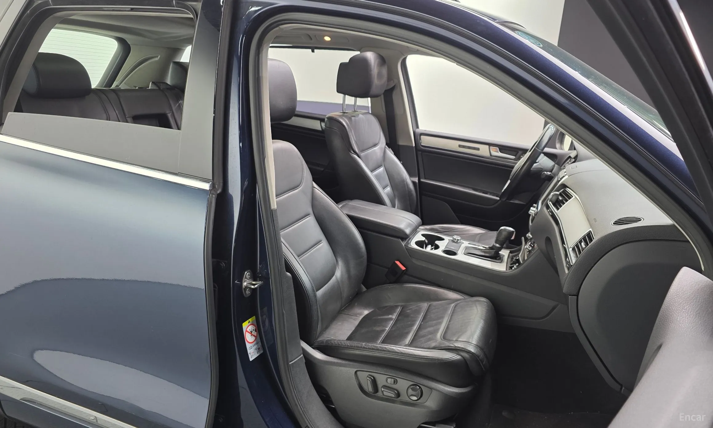 Volkswagen New Touareg превью 12