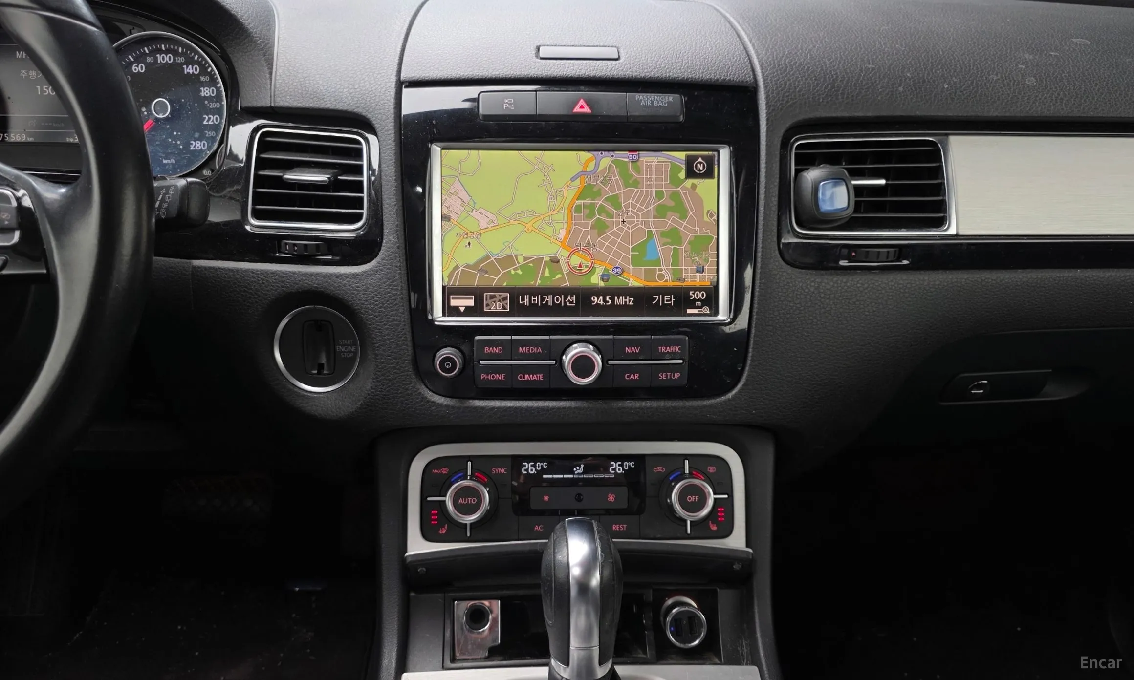 Volkswagen New Touareg превью 16
