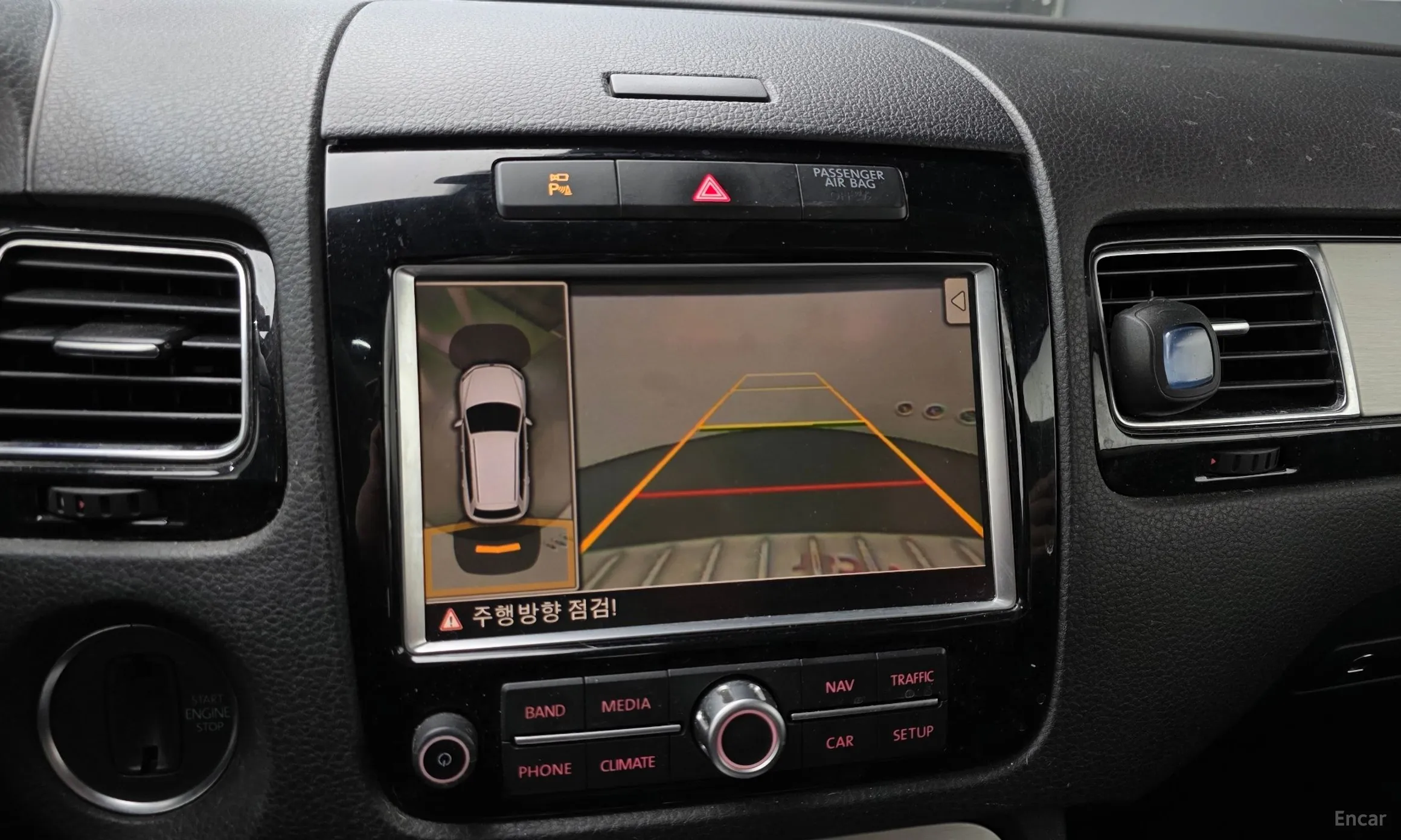 Volkswagen New Touareg превью 17