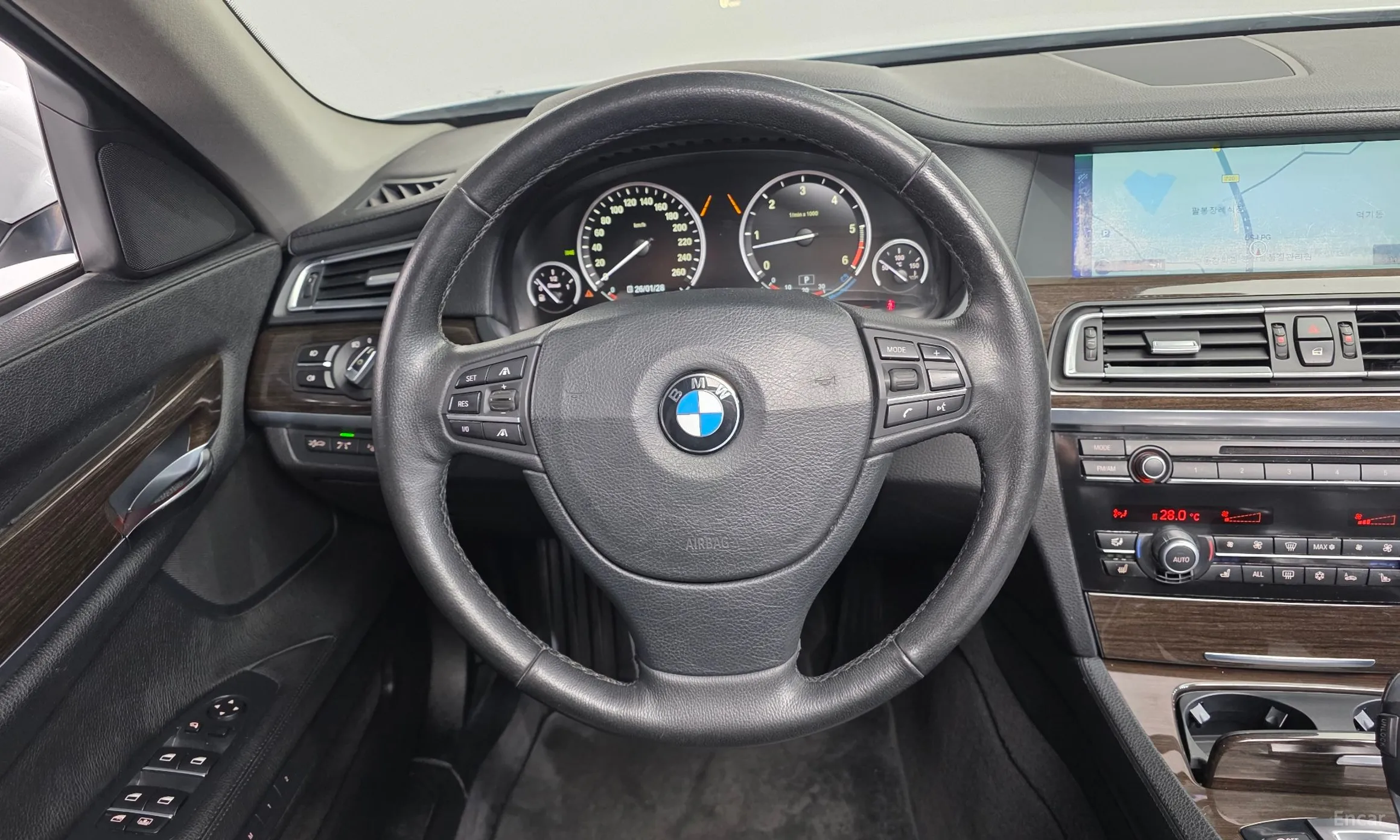 BMW 7 Series (F01) превью 5