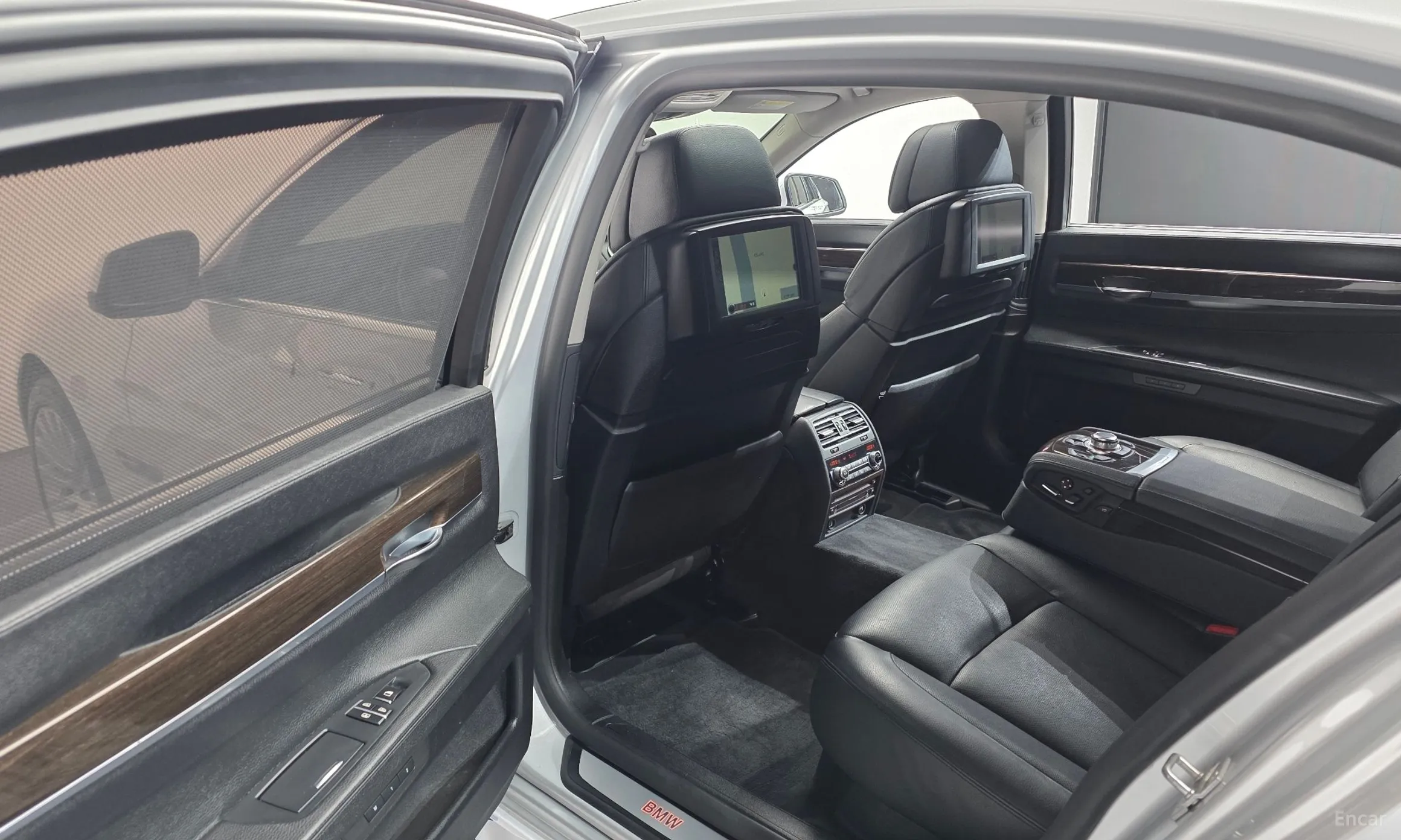 BMW 7 Series (F01) превью 8