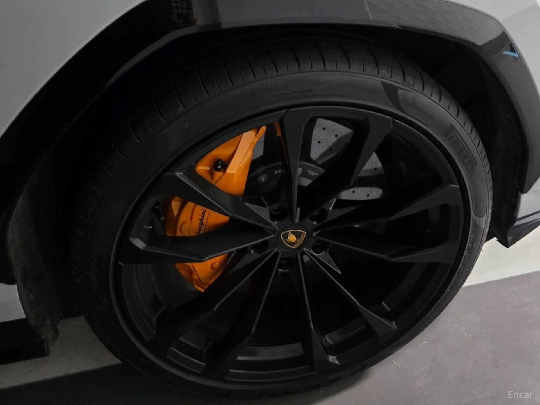 Lamborghini Urus превью 9