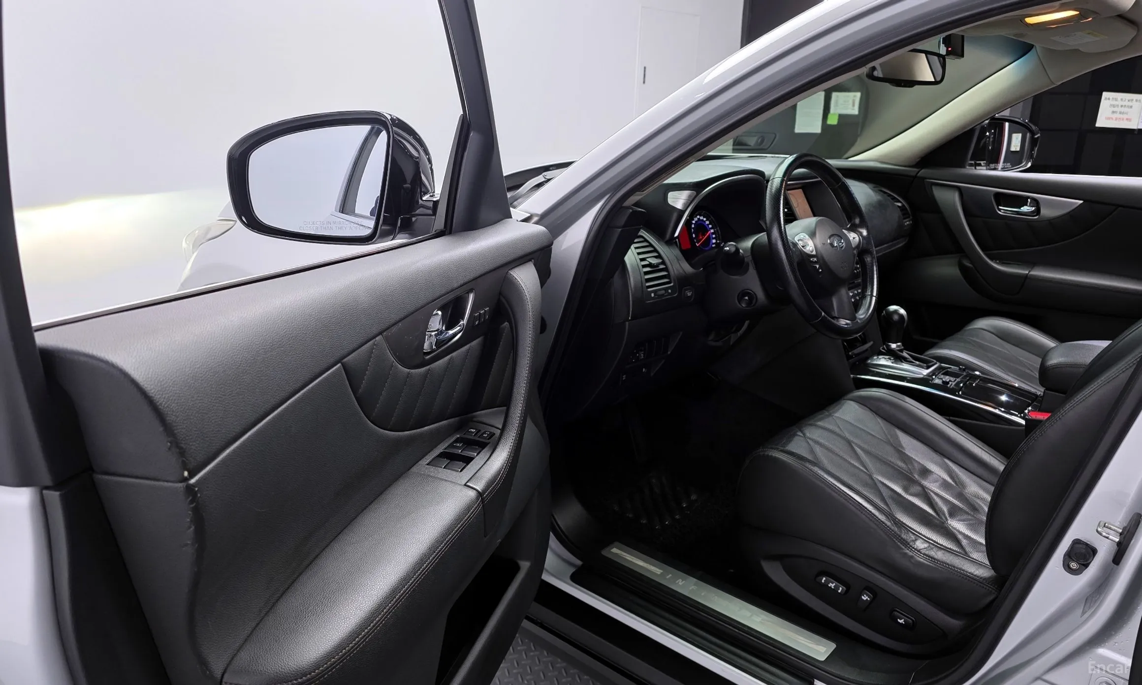 Infiniti FX35 превью 11