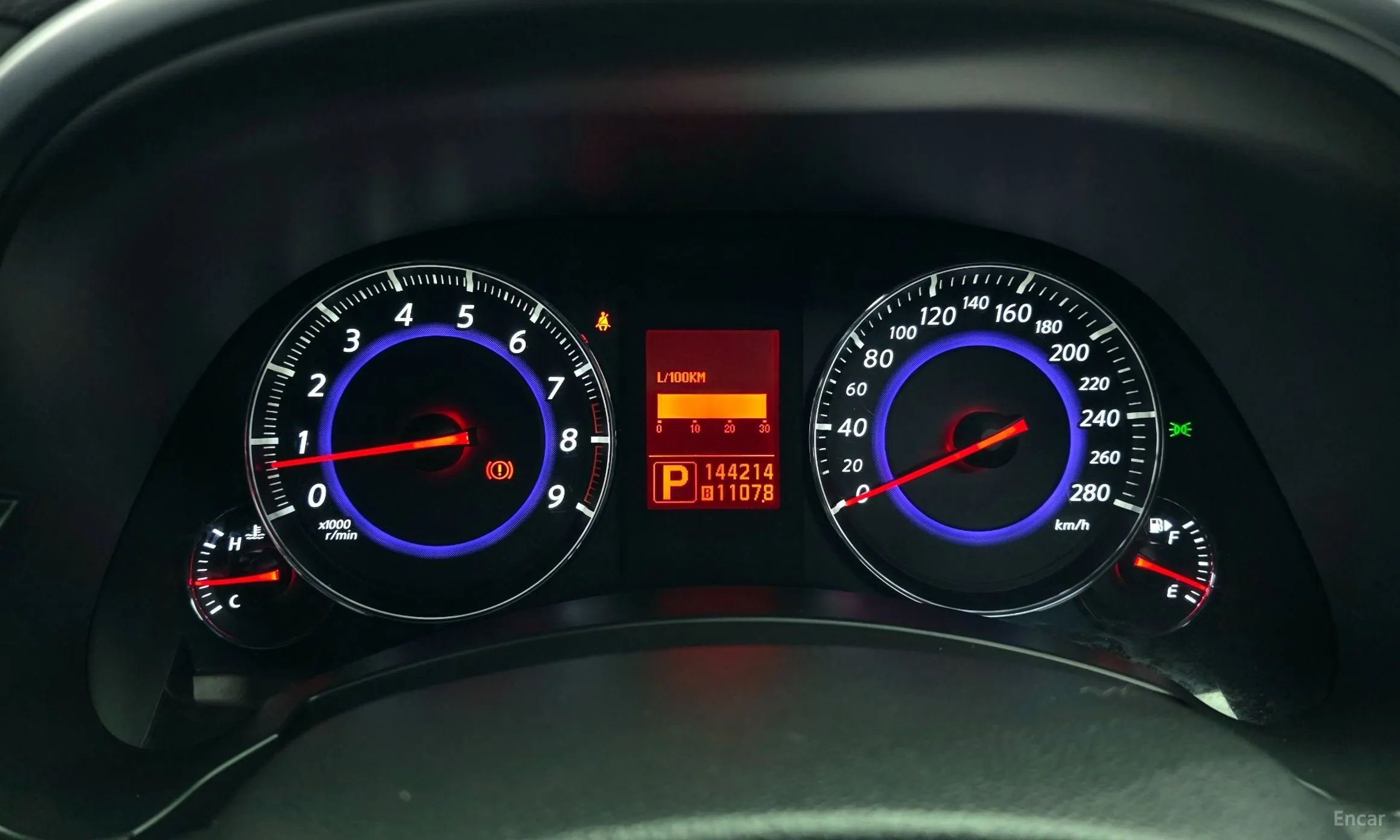 Infiniti FX35 превью 8