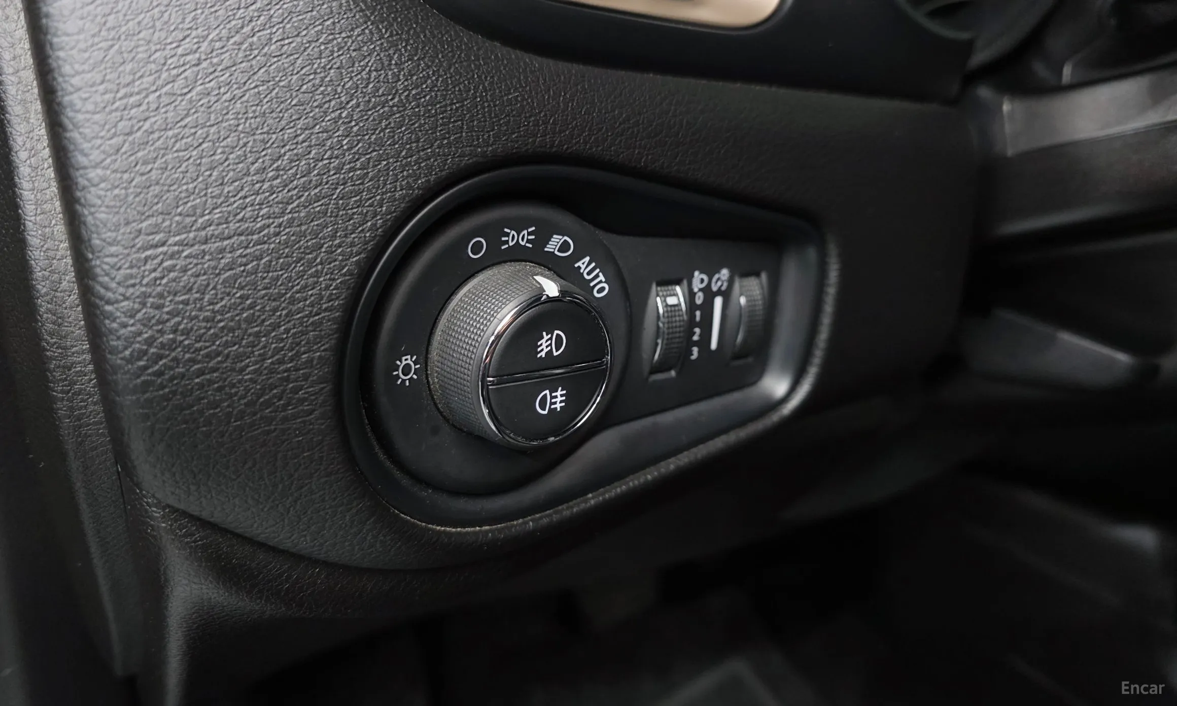 Jeep Renegade превью 12