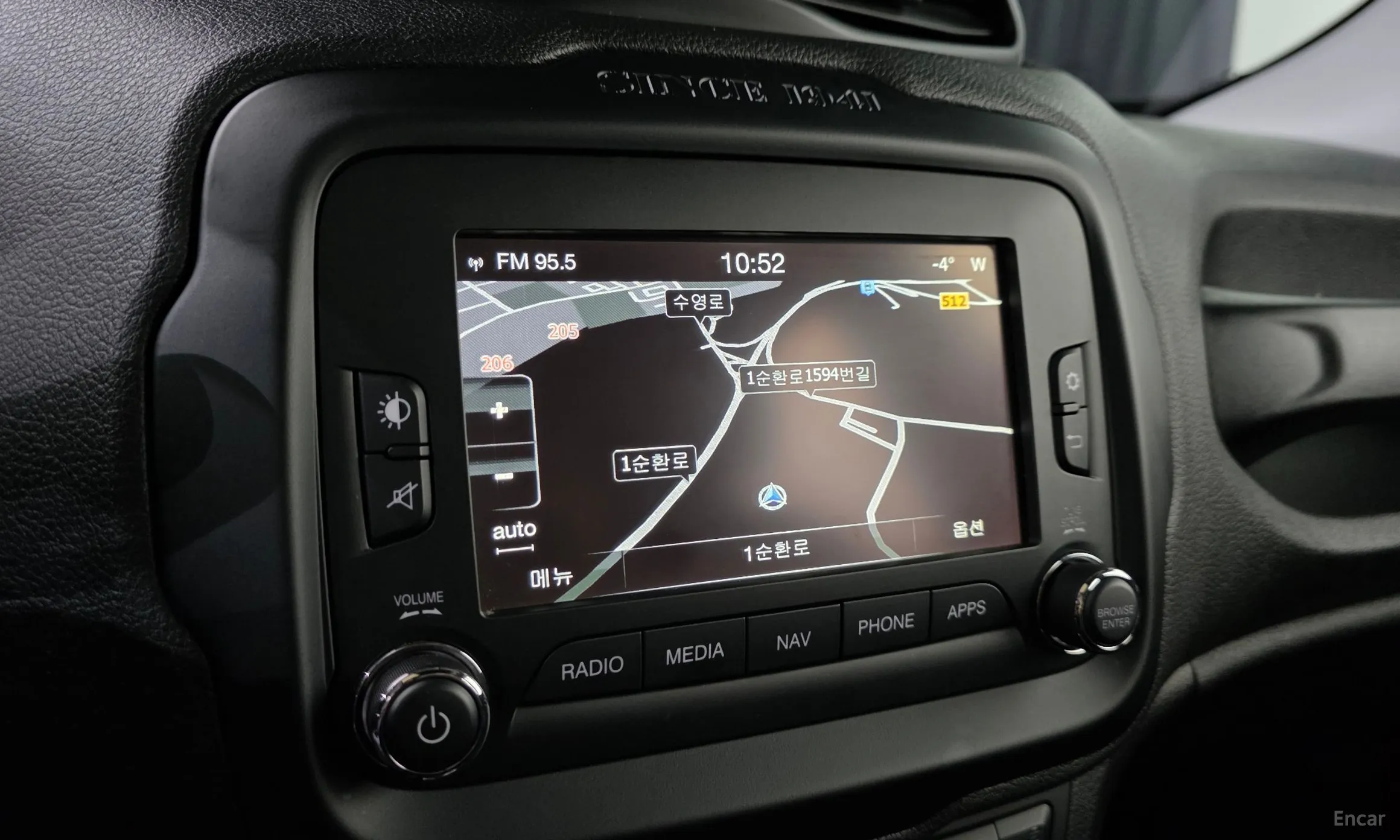 Jeep Renegade превью 13