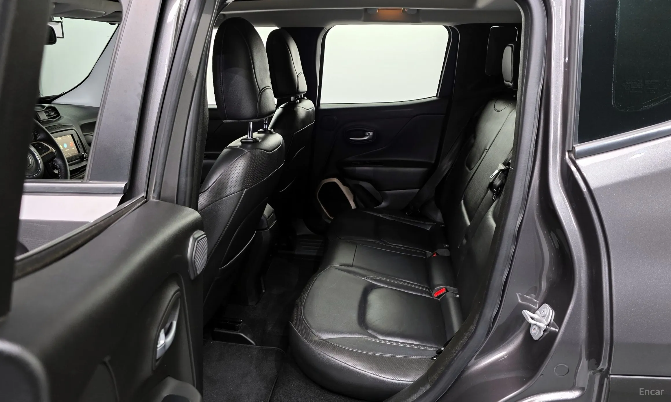 Jeep Renegade превью 20