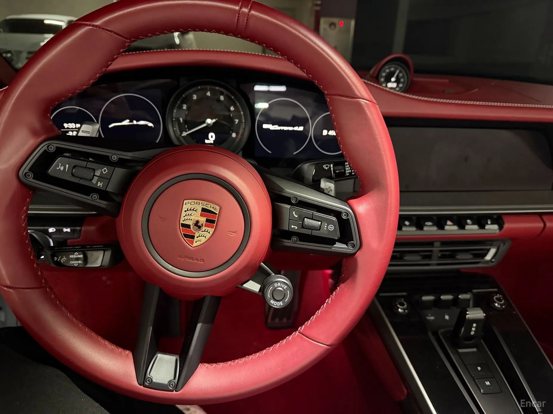 Porsche 911 (992) превью 9