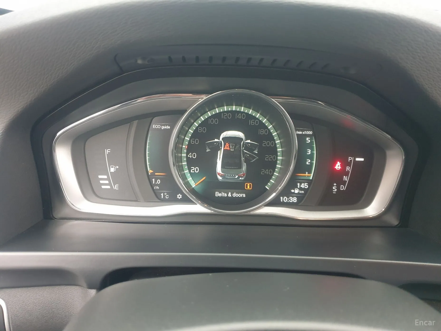 Volvo S60 превью 13