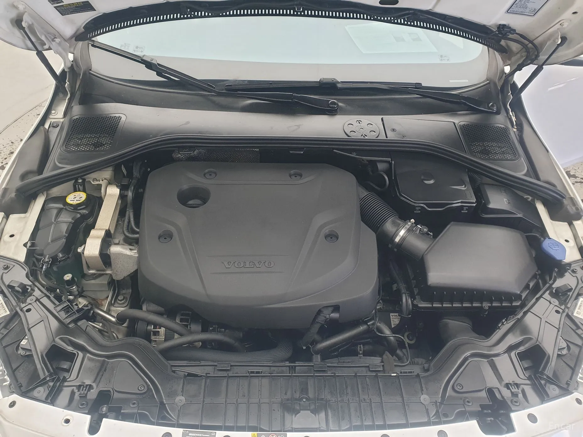 Volvo S60 превью 20
