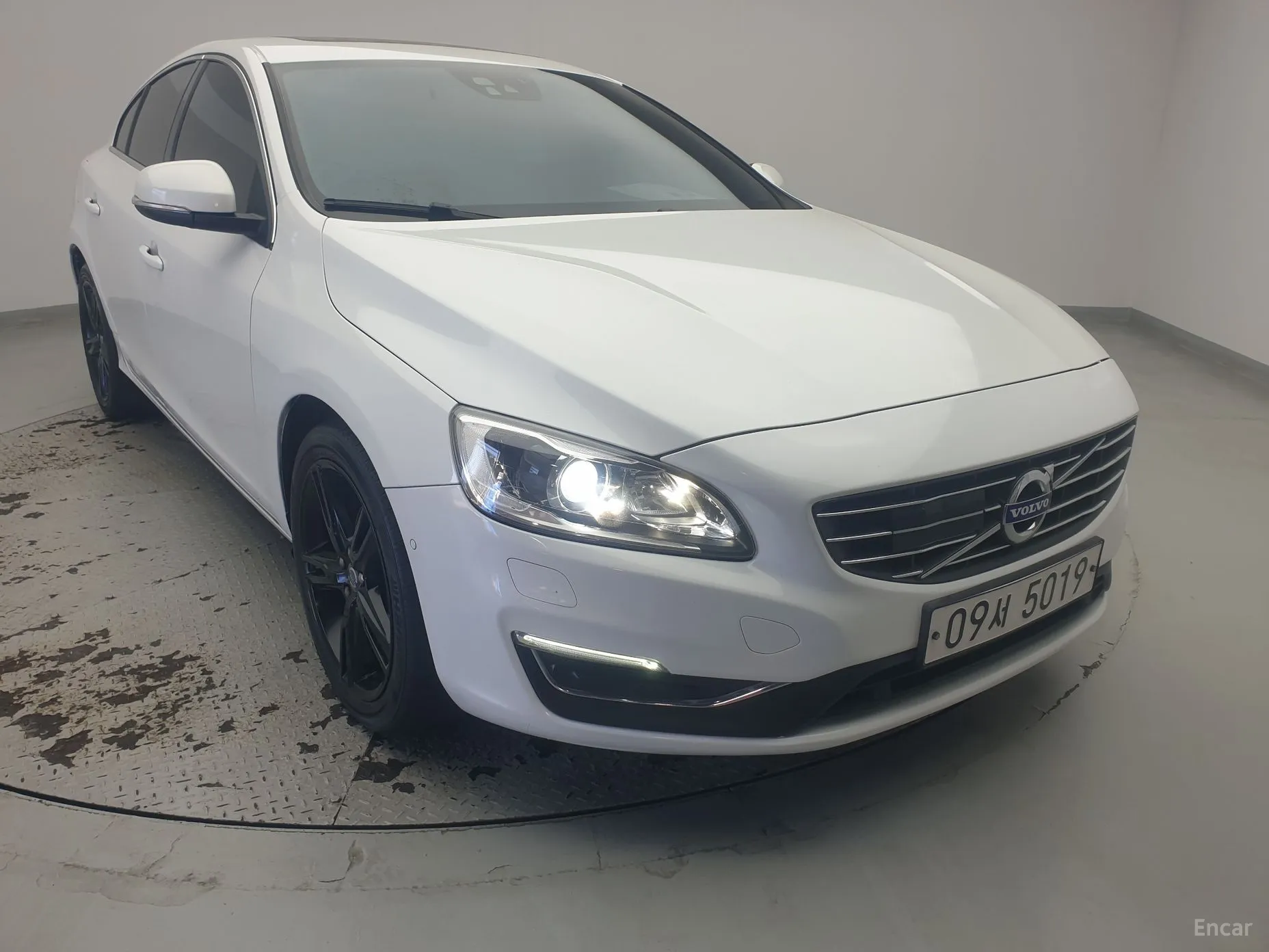Volvo S60 превью 3
