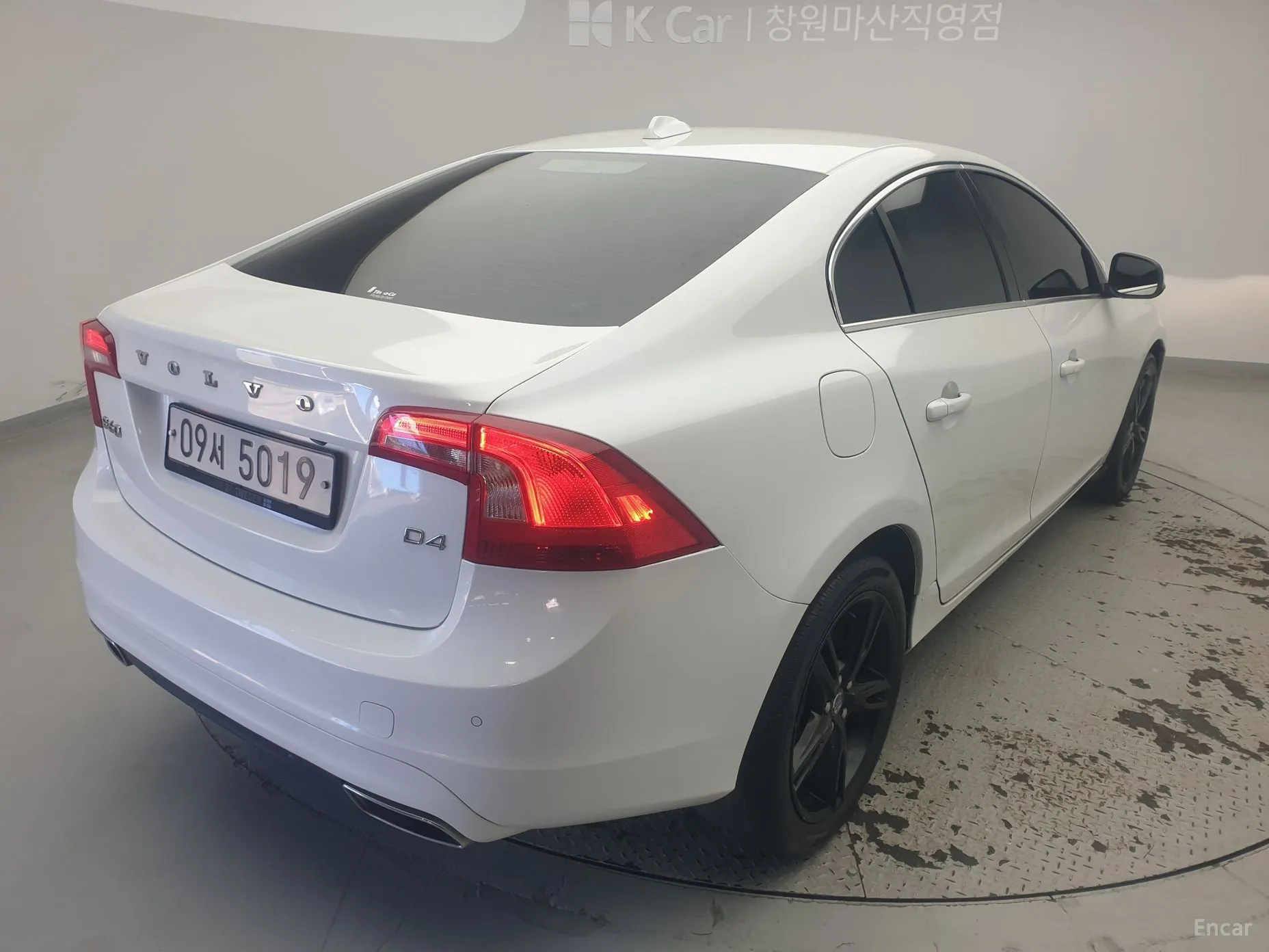 Volvo S60 превью 5