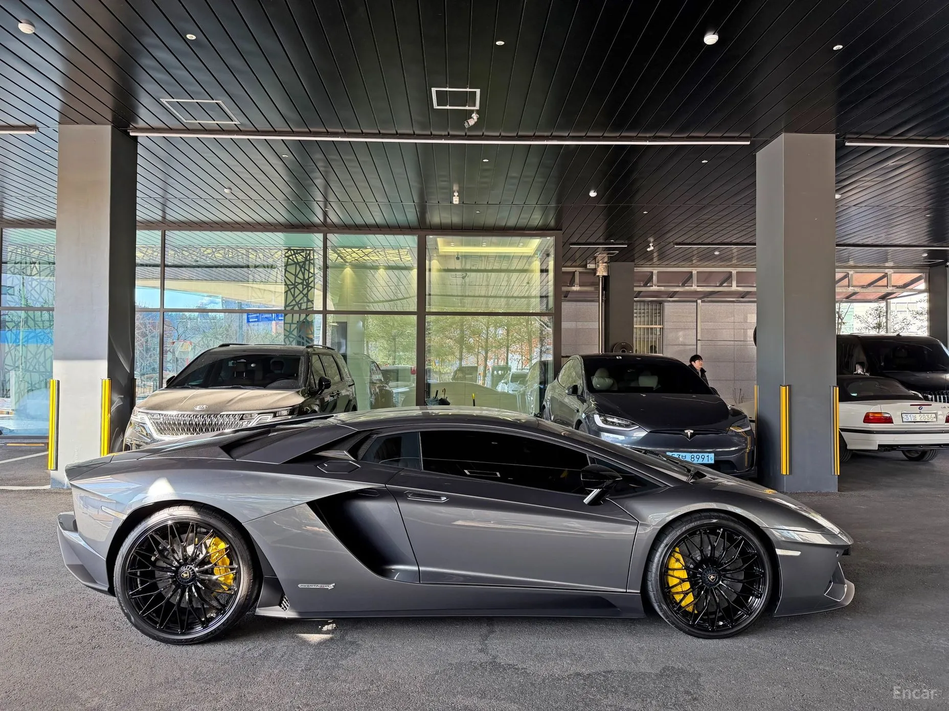 Lamborghini Aventador превью 3