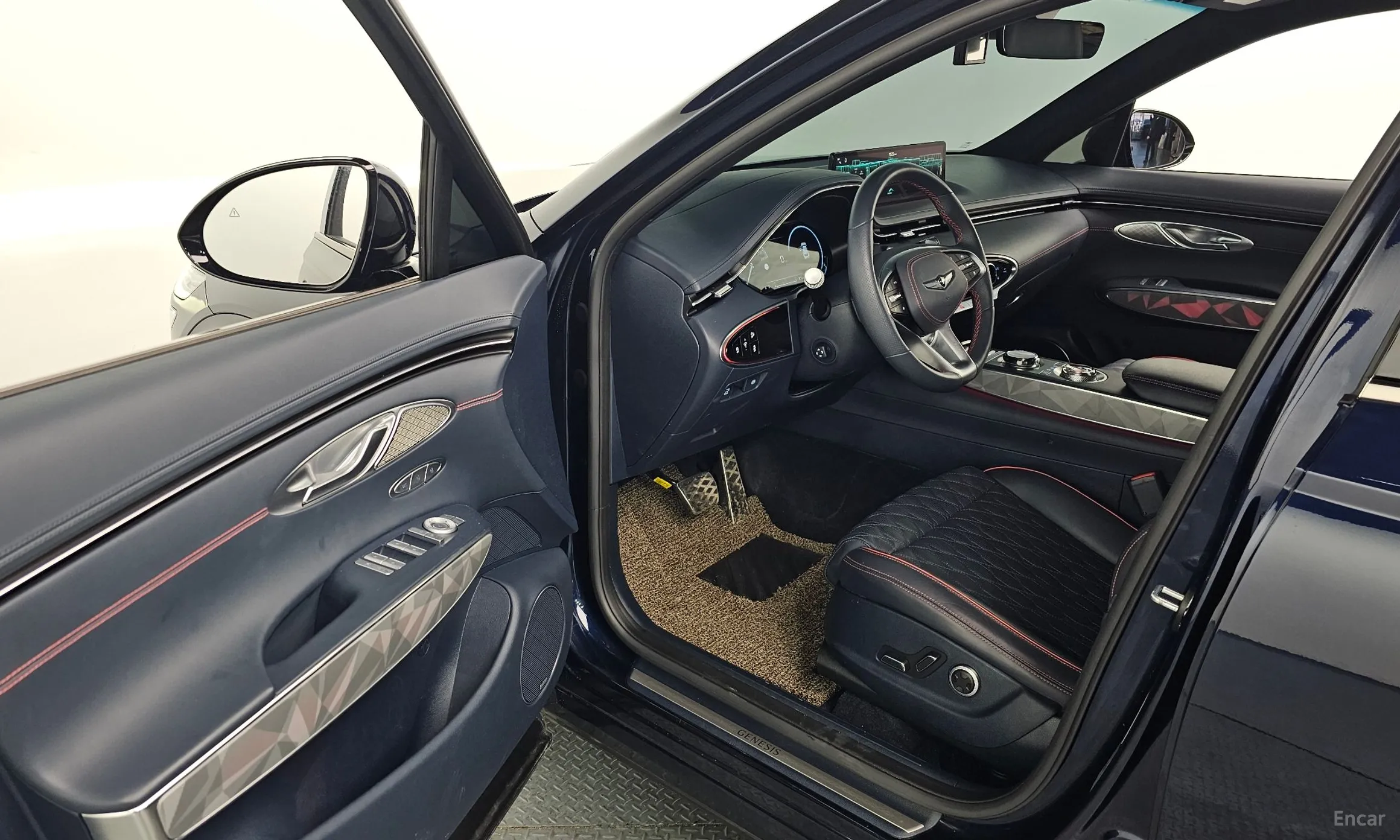 Genesis GV70 превью 11