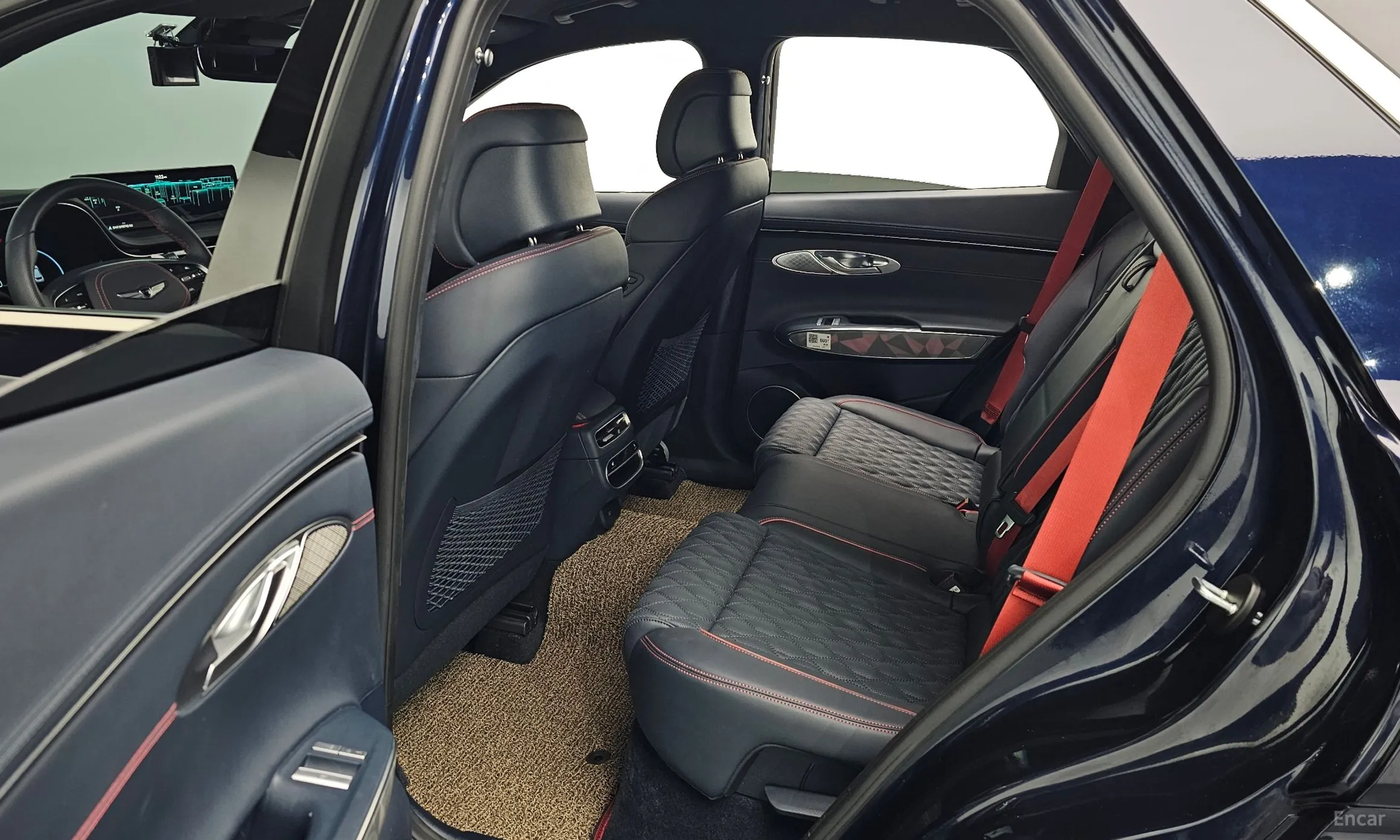 Genesis GV70 превью 12