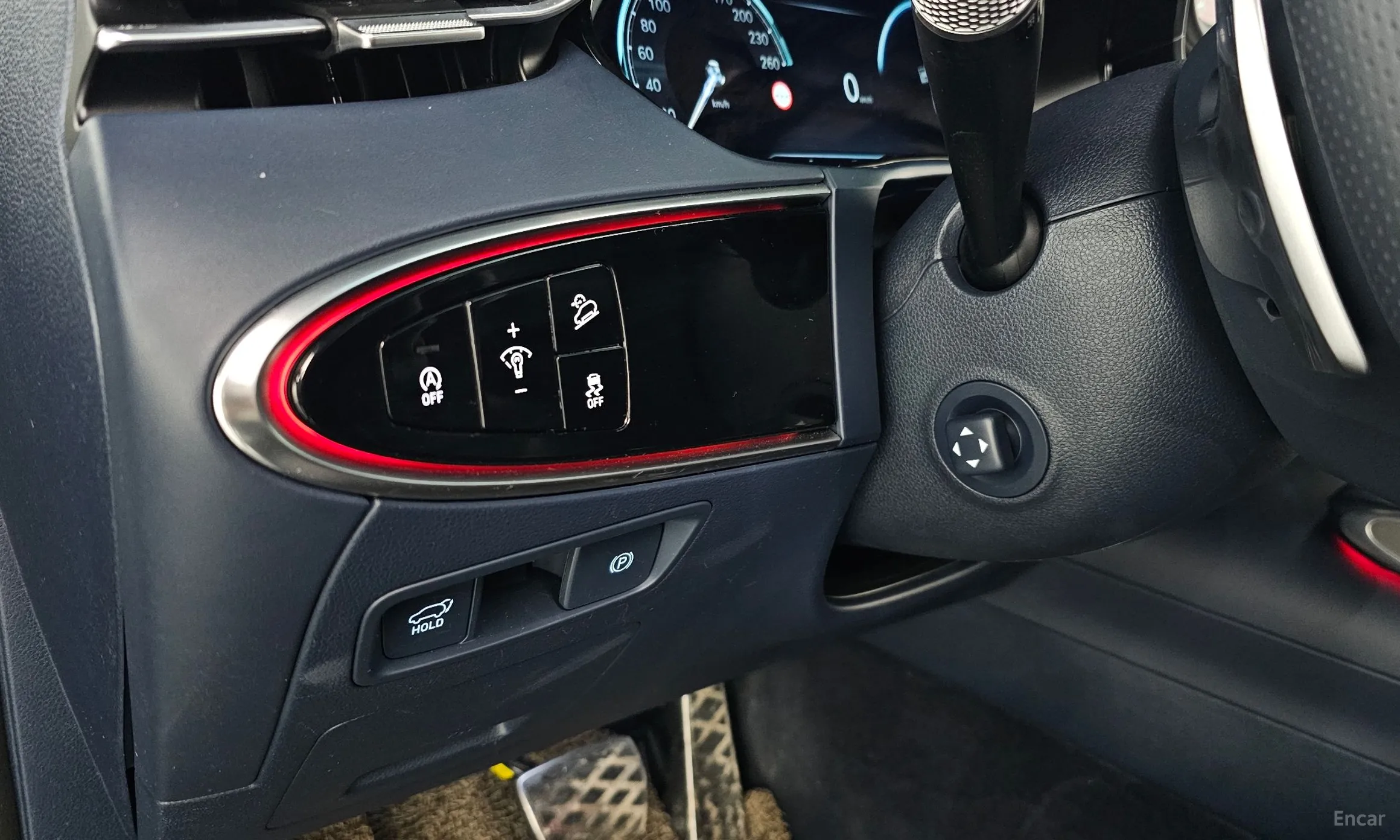 Genesis GV70 превью 18