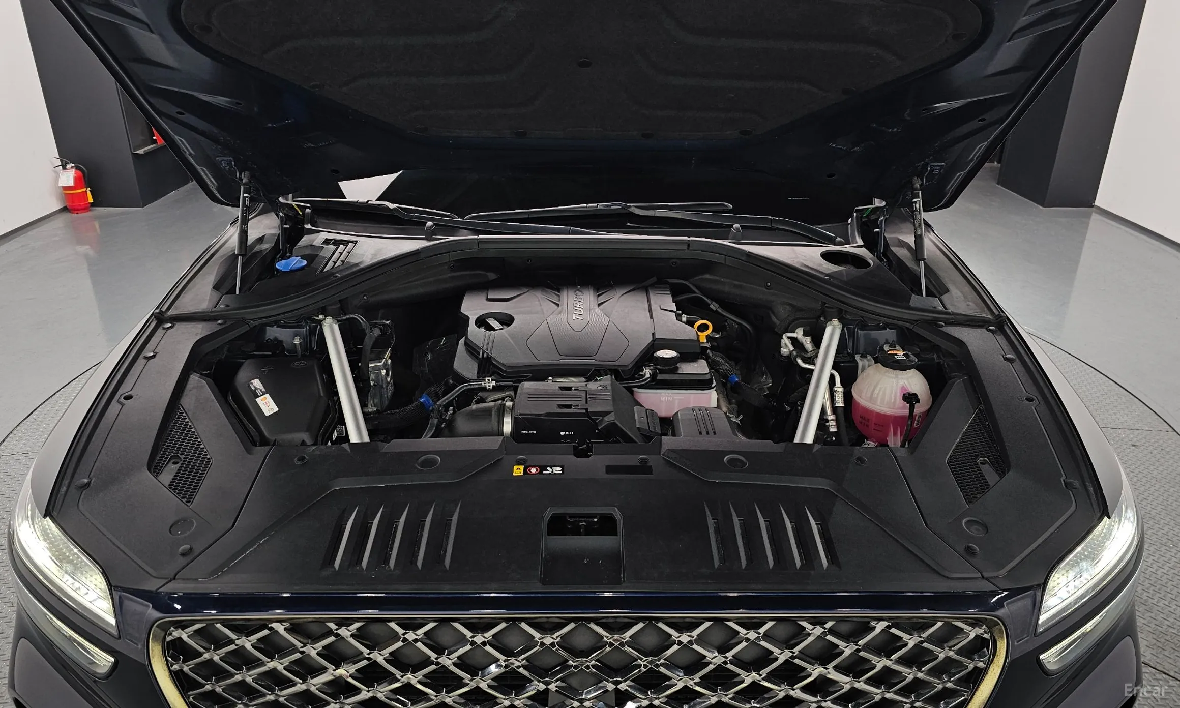 Genesis GV70 превью 6