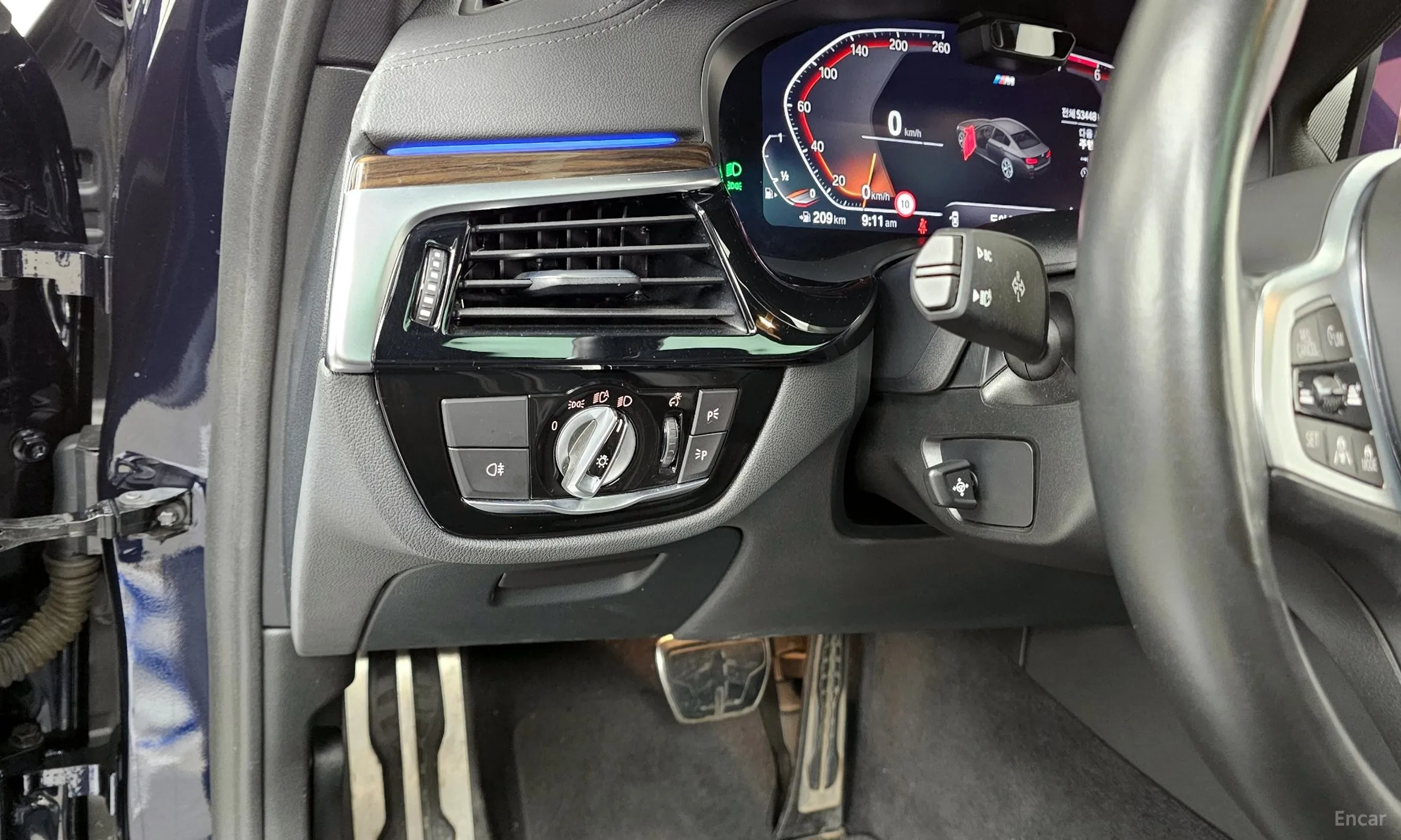 BMW 5 Series (G30) превью 16