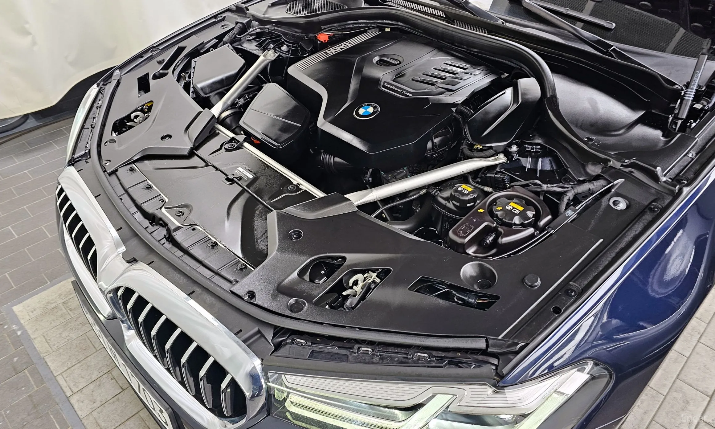 BMW 5 Series (G30) превью 6