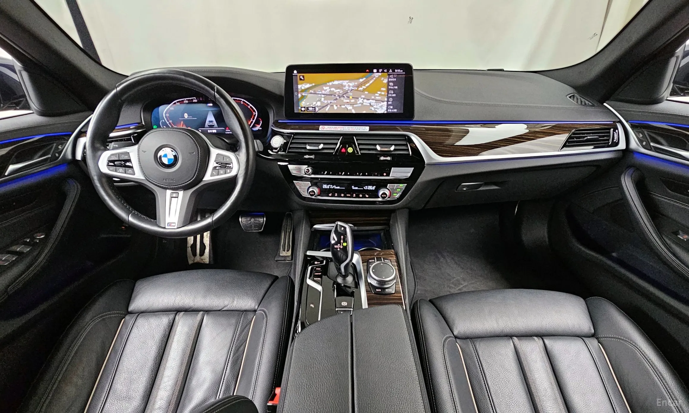 BMW 5 Series (G30) превью 7