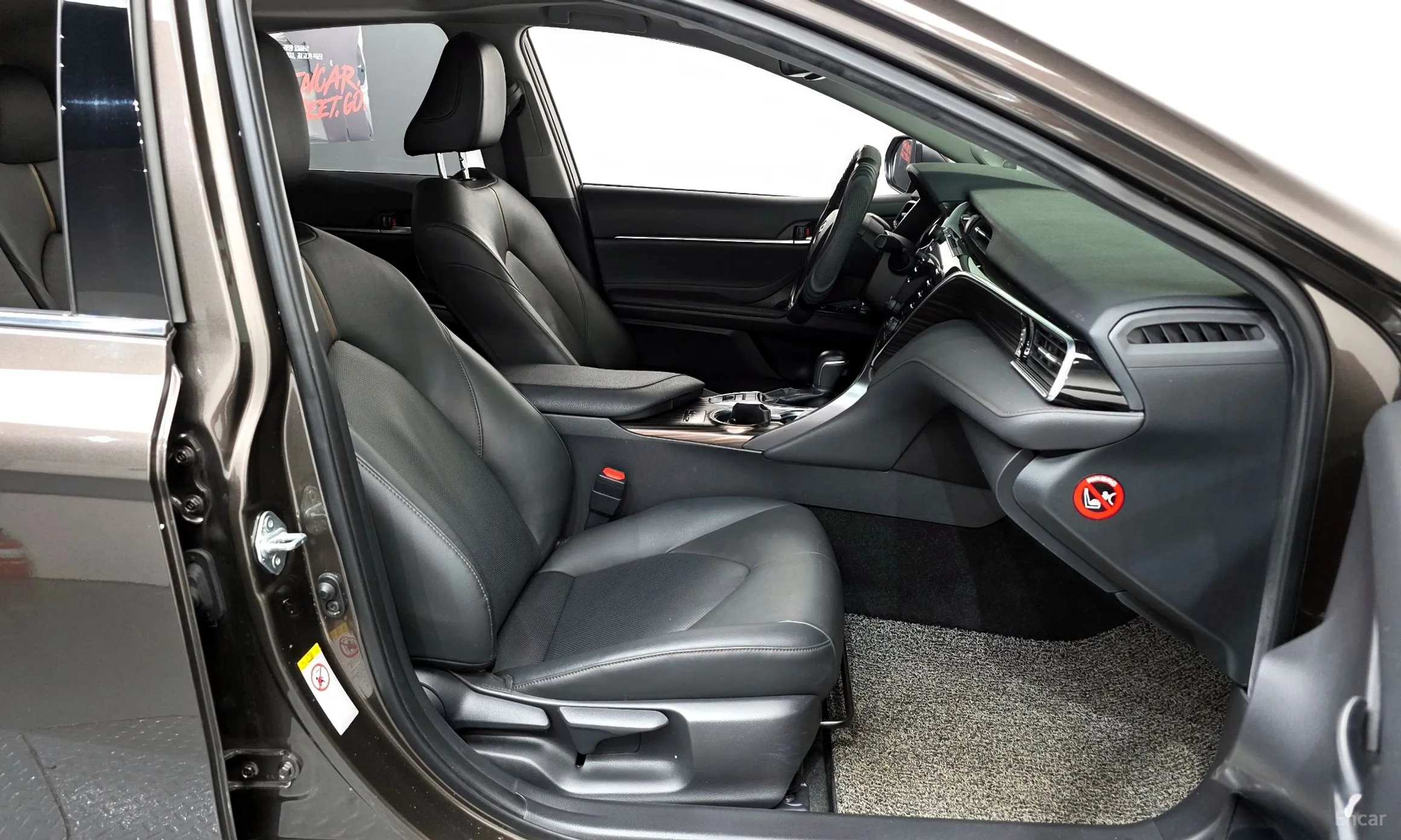 Toyota Camry (XV70) превью 11