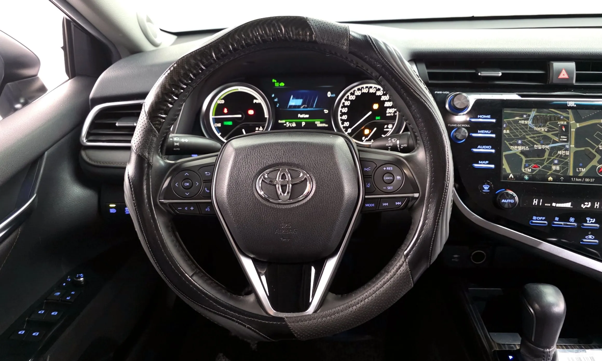 Toyota Camry (XV70) превью 13