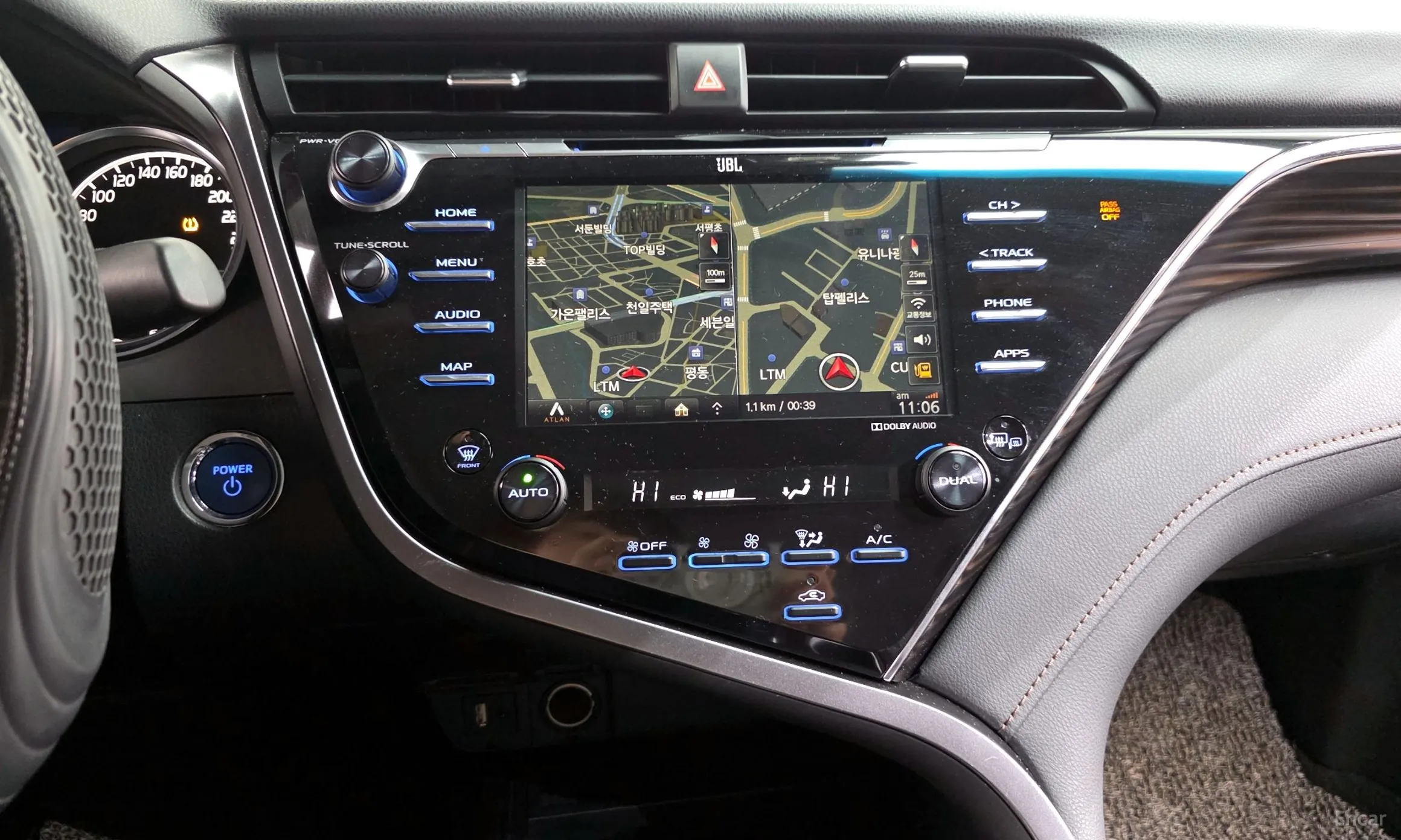 Toyota Camry (XV70) превью 15