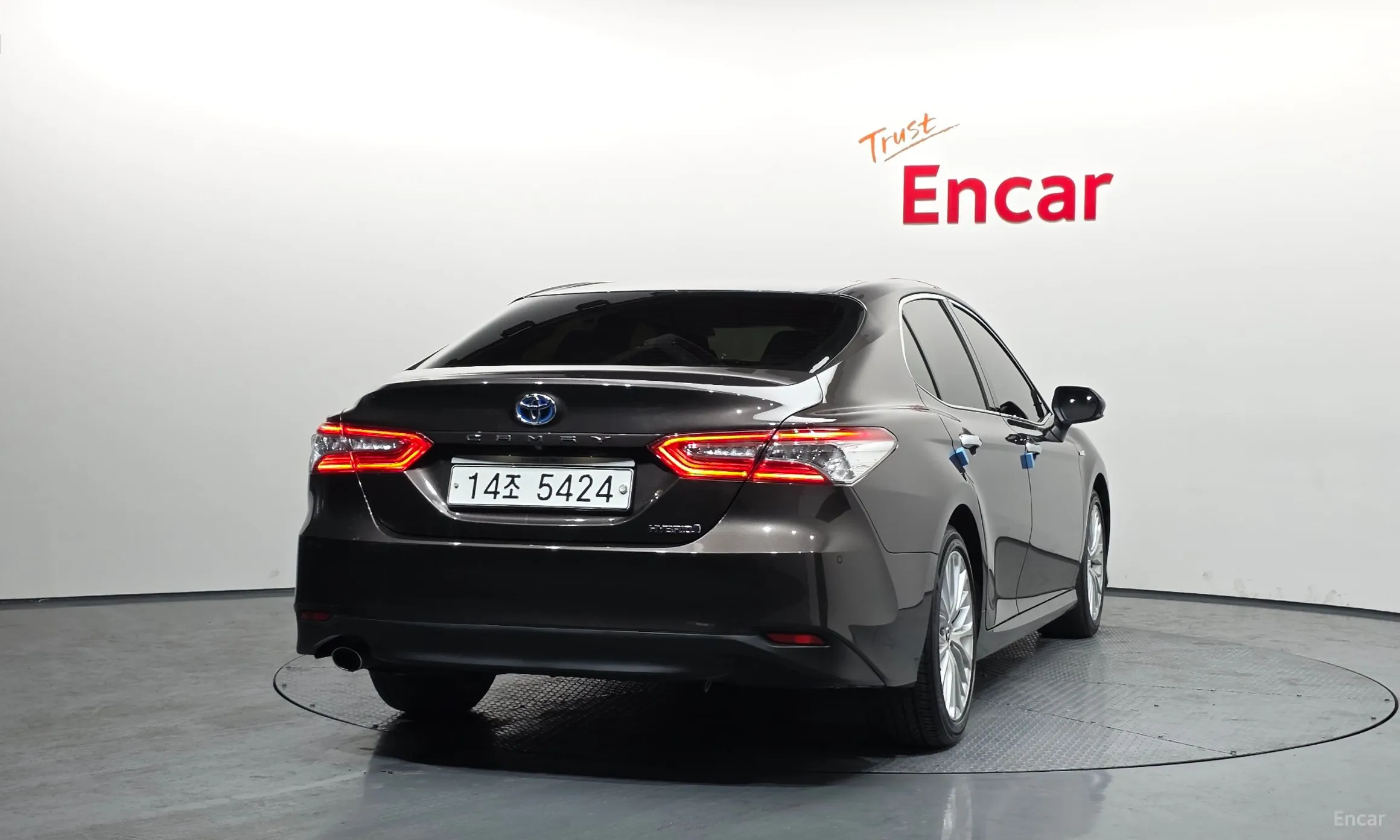 Toyota Camry (XV70) превью 4