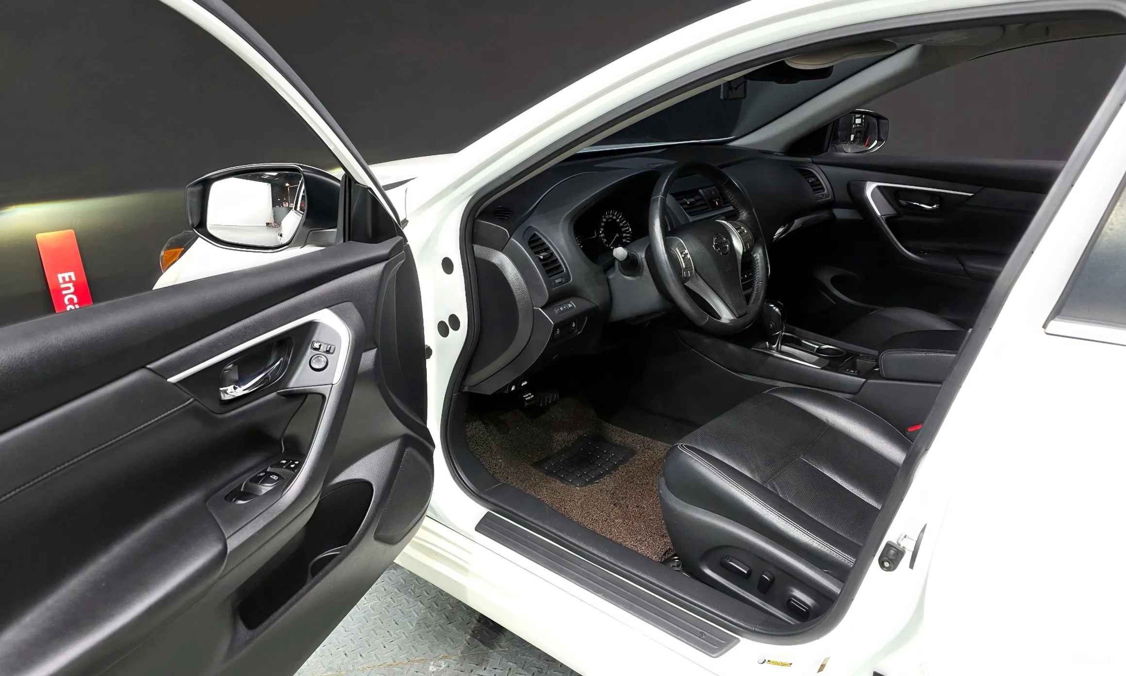 Nissan Altima превью 10