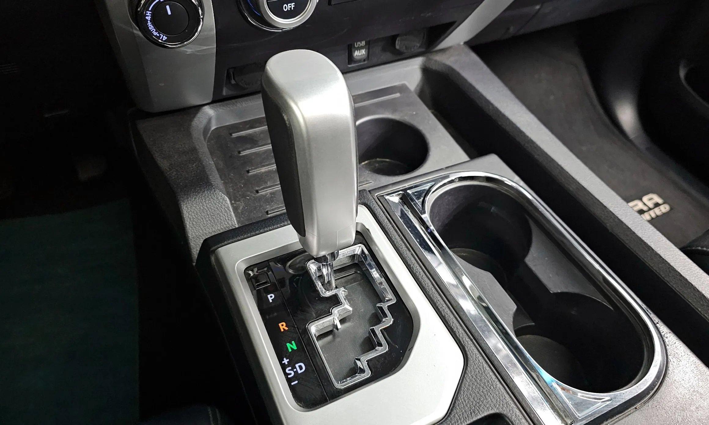 Toyota tundra превью 9