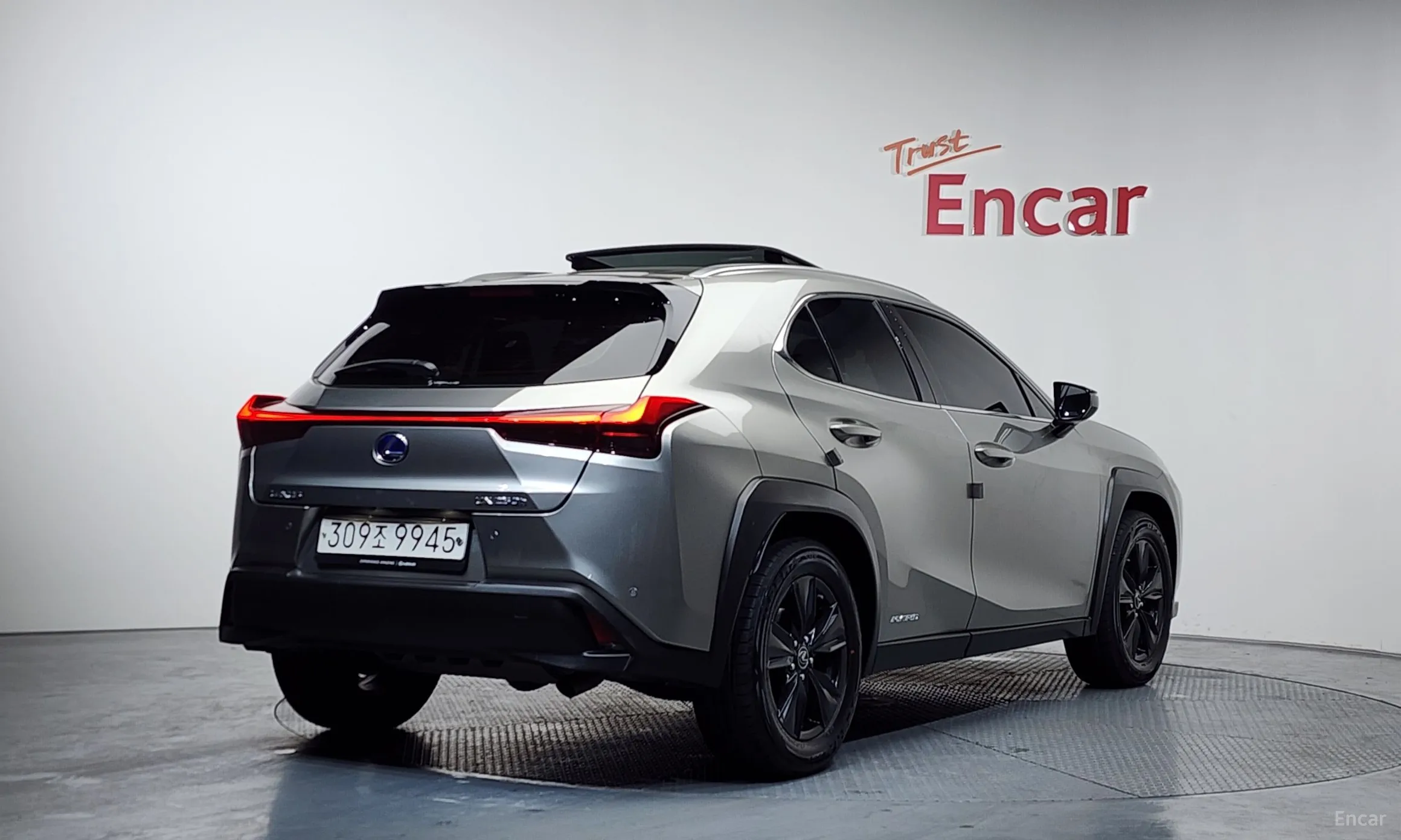 Lexus UX250h превью 2