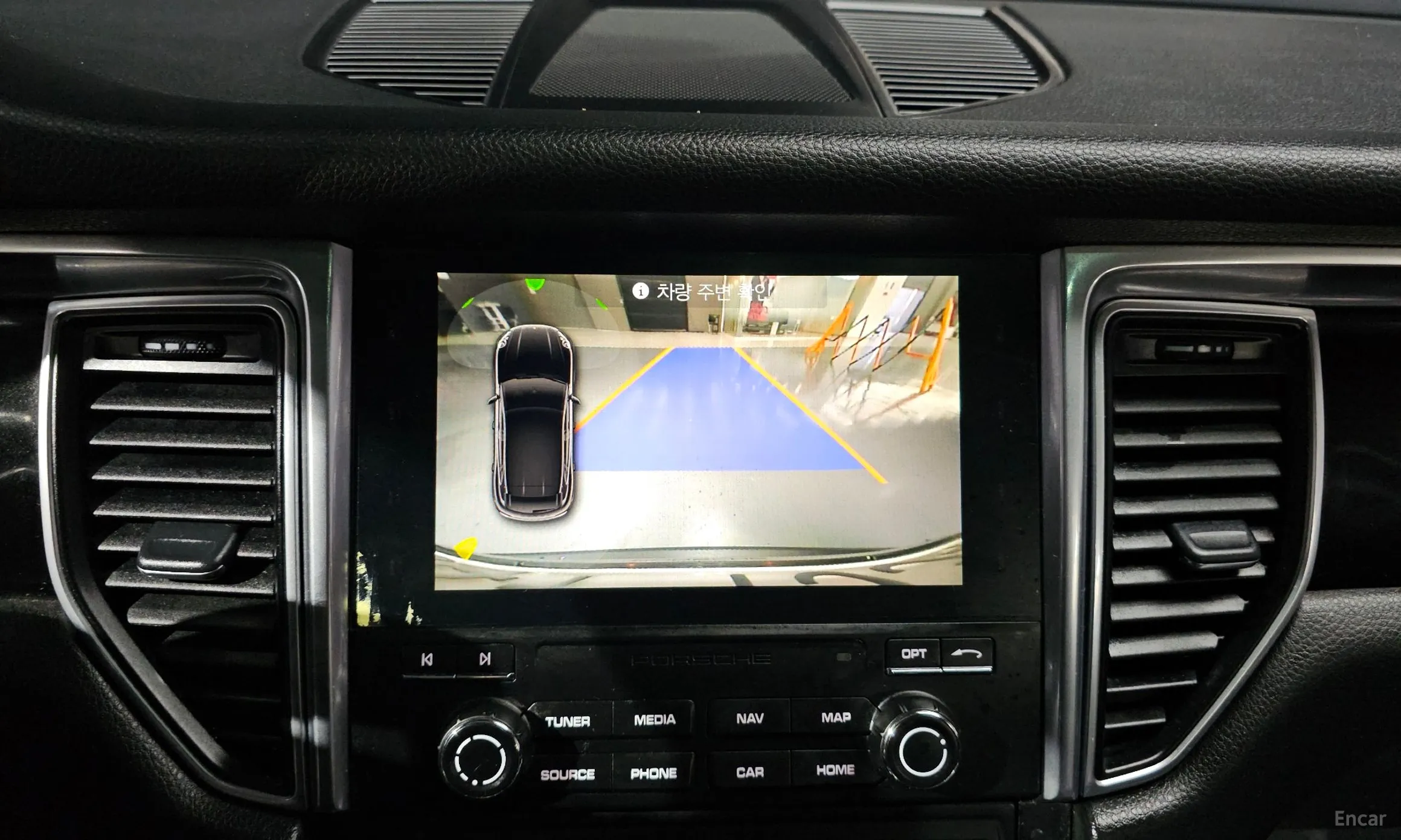 Porsche Macan превью 13