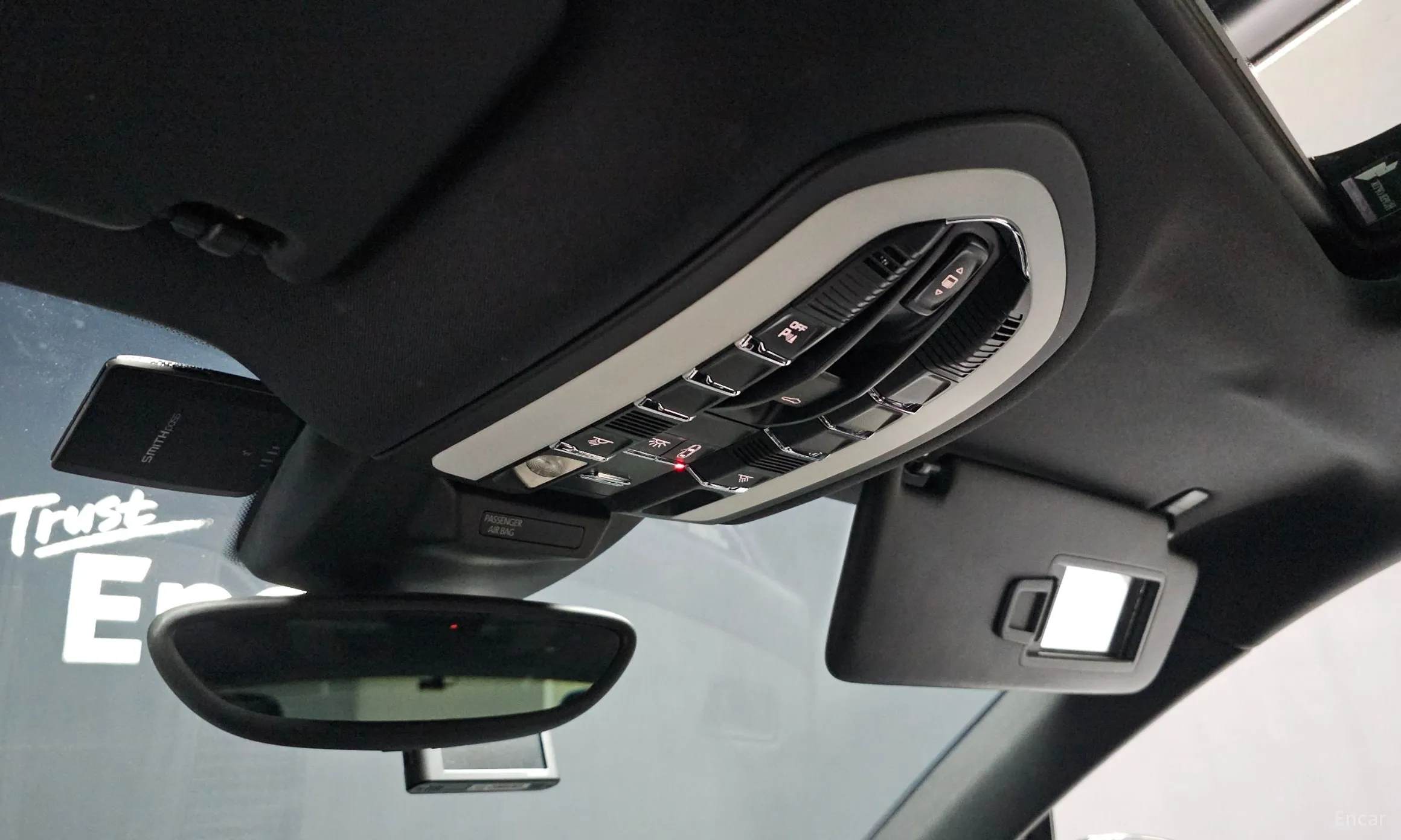Porsche Macan превью 16