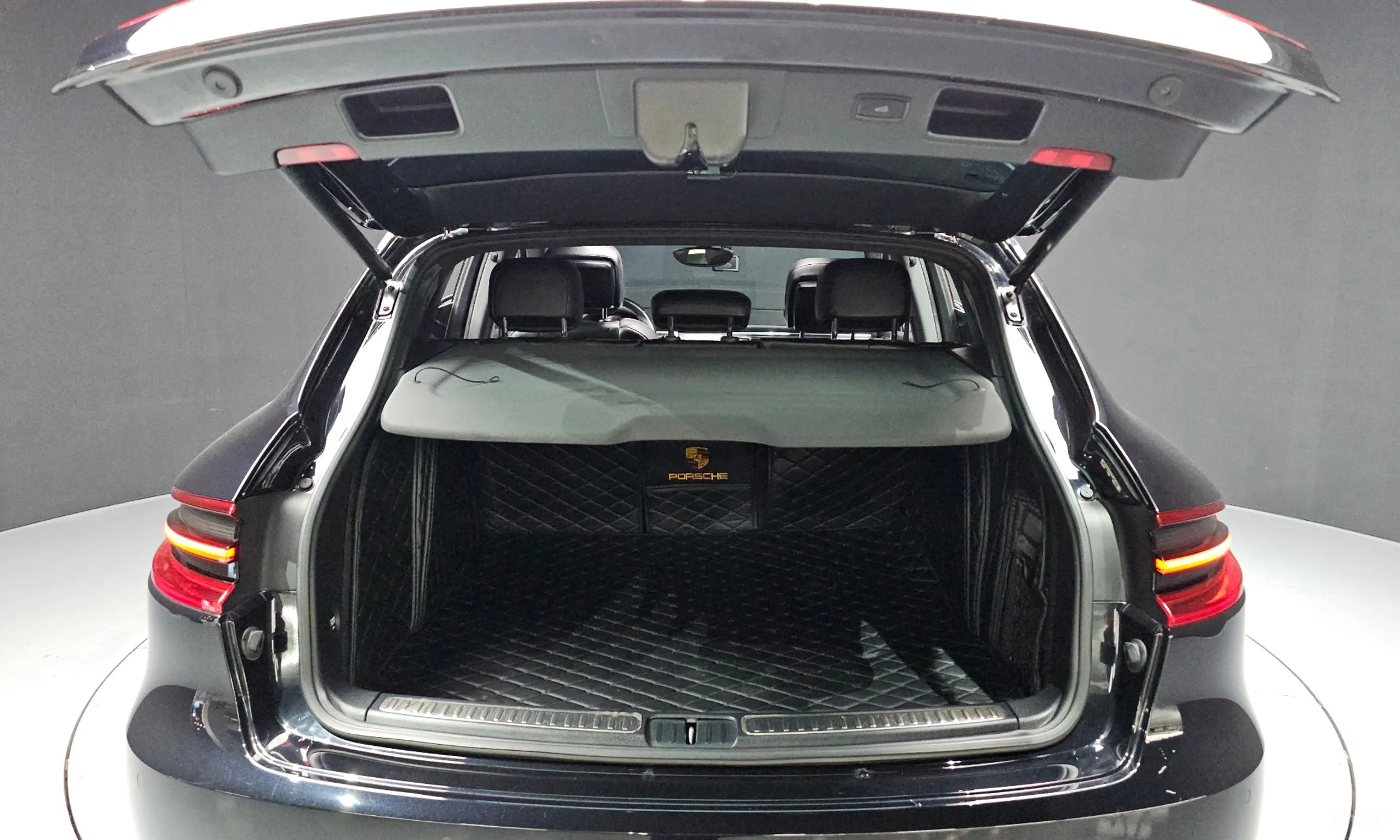 Porsche Macan превью 20
