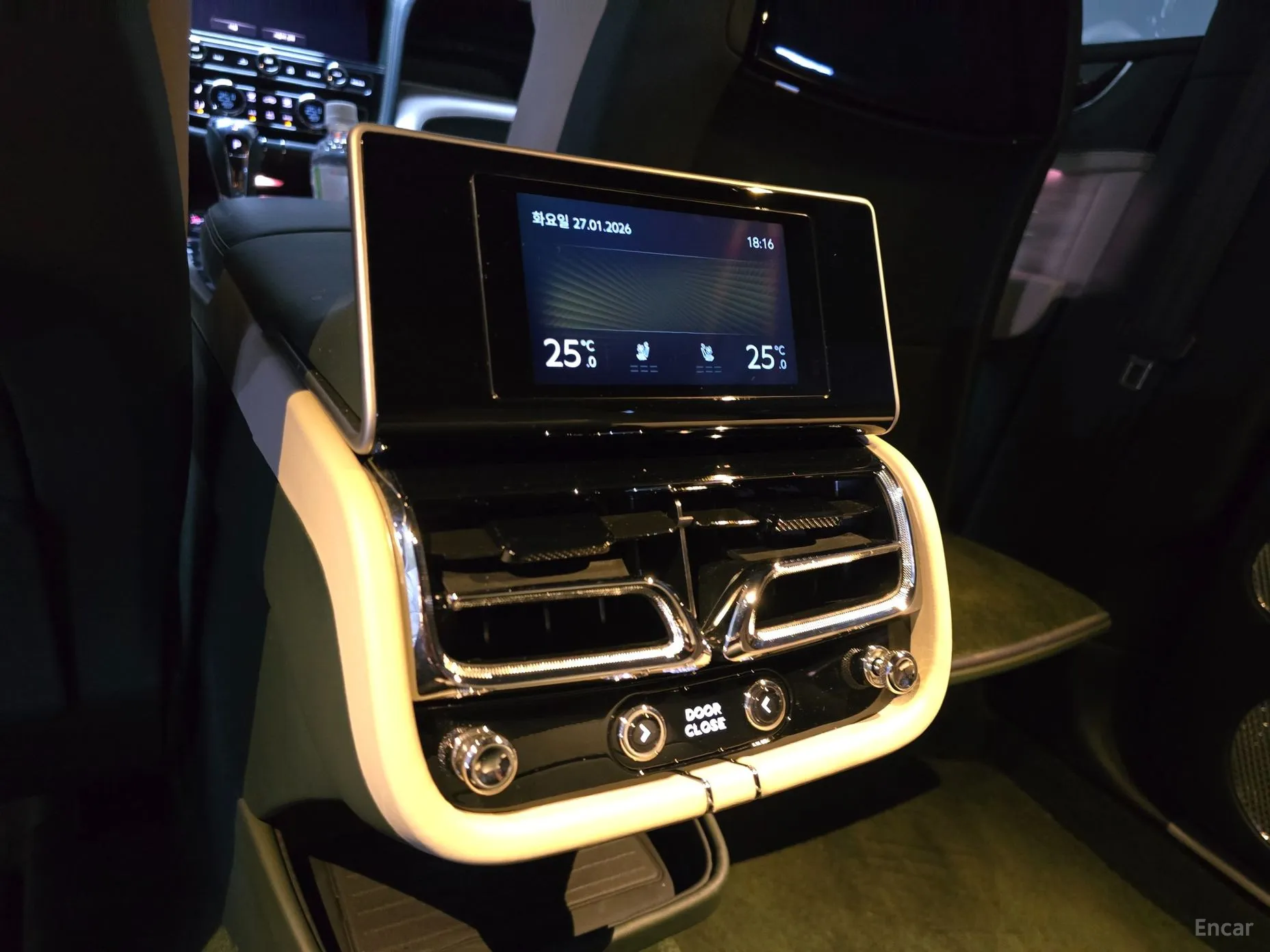 Bentley Bentayga превью 11